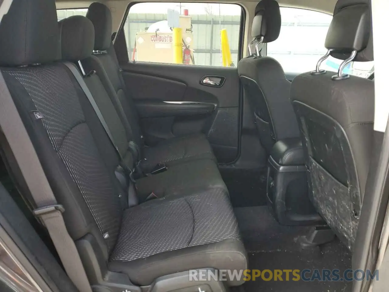 11 Photograph of a damaged car 3C4PDCAB0LT276450 DODGE JOURNEY 2020