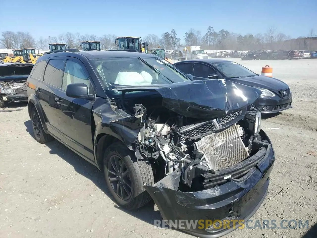 4 Photograph of a damaged car 3C4PDCAB0LT276495 DODGE JOURNEY 2020