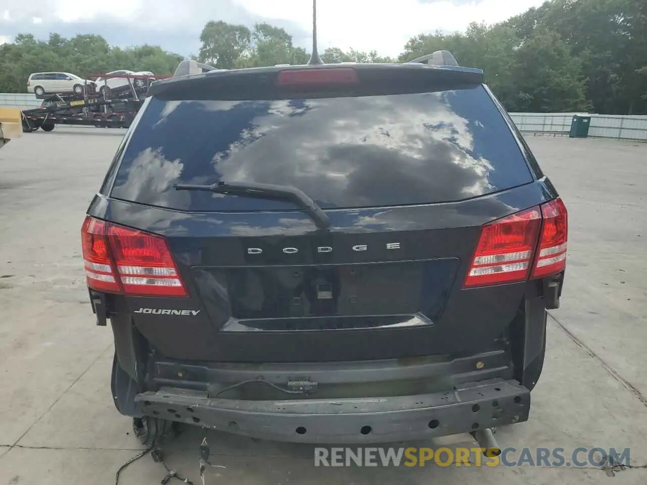 6 Photograph of a damaged car 3C4PDCAB0LT280787 DODGE JOURNEY 2020