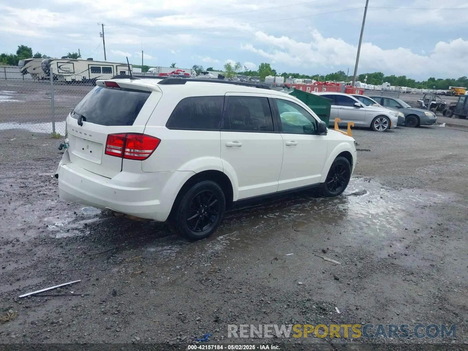 4 Photograph of a damaged car 3C4PDCAB1LT202194 DODGE JOURNEY 2020