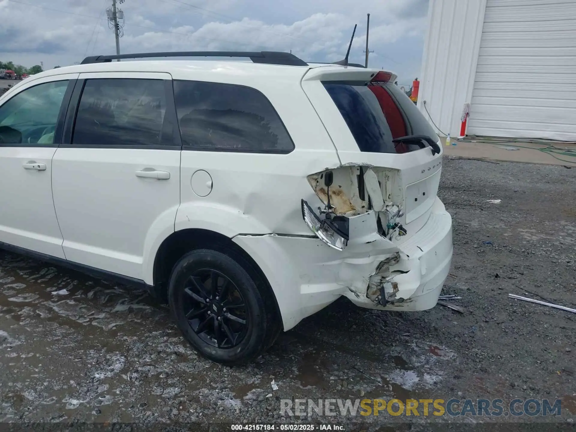6 Photograph of a damaged car 3C4PDCAB1LT202194 DODGE JOURNEY 2020