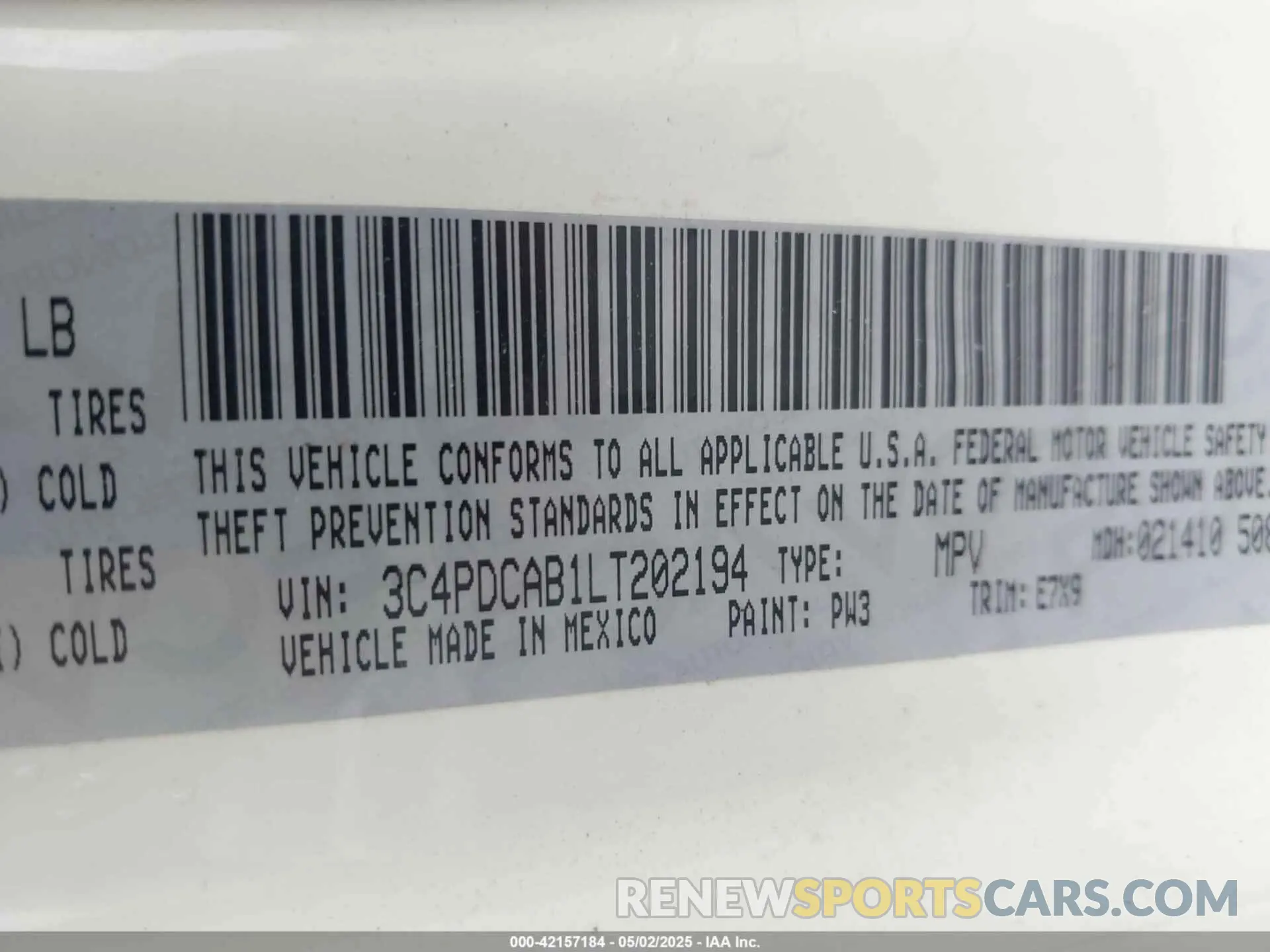 9 Photograph of a damaged car 3C4PDCAB1LT202194 DODGE JOURNEY 2020