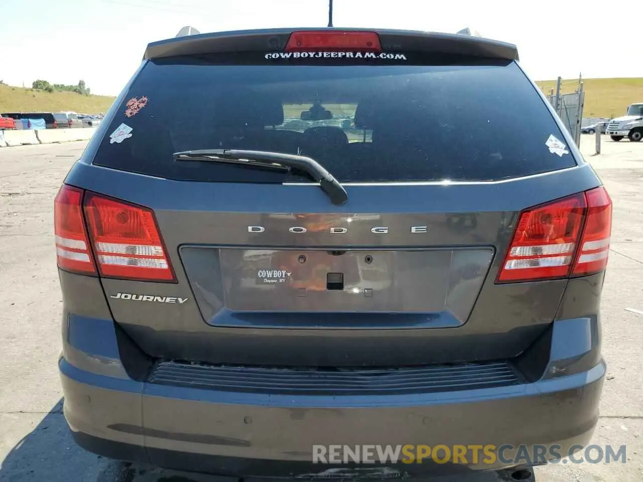 6 Photograph of a damaged car 3C4PDCAB1LT232229 DODGE JOURNEY 2020