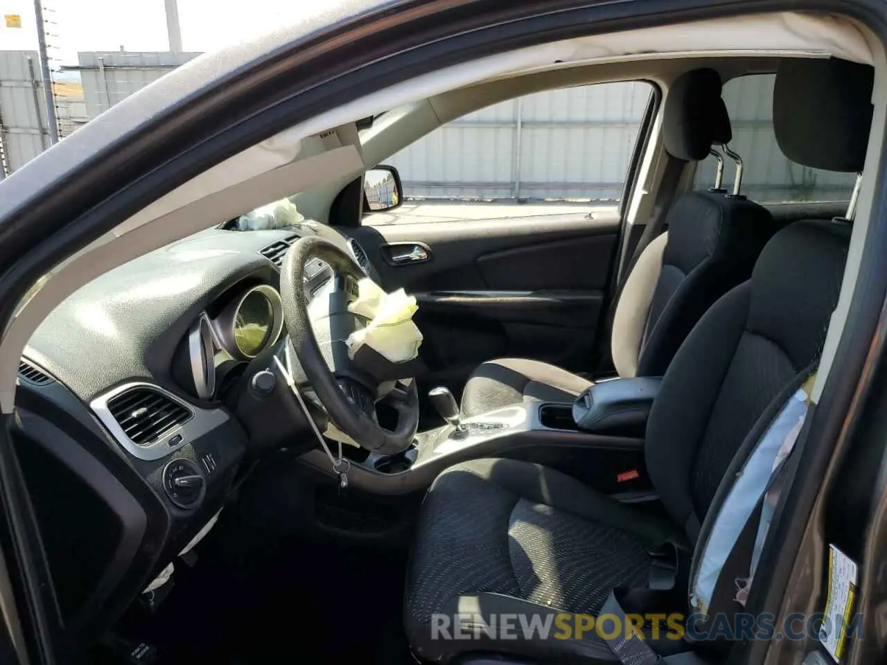 7 Photograph of a damaged car 3C4PDCAB1LT232229 DODGE JOURNEY 2020