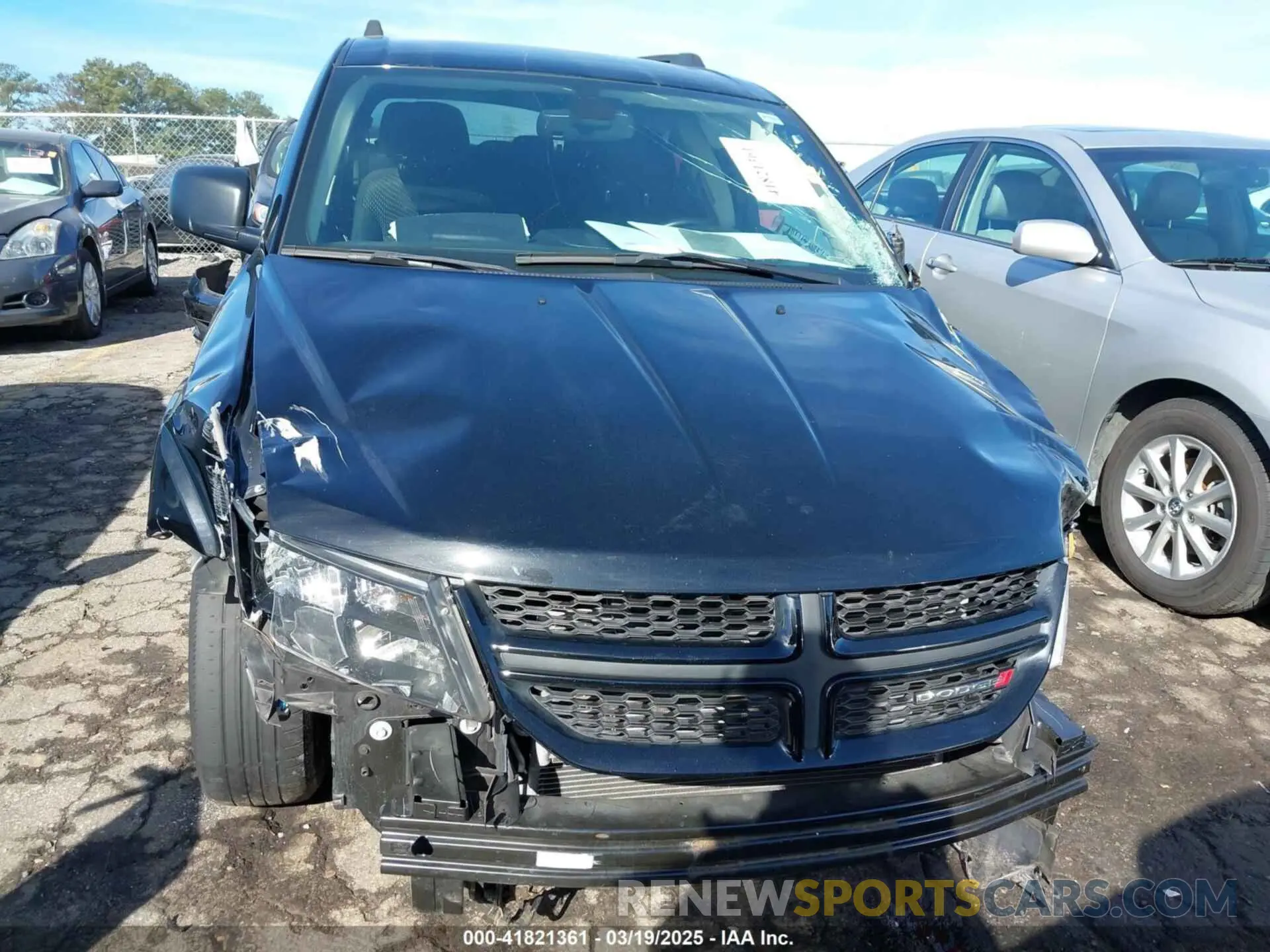 13 Photograph of a damaged car 3C4PDCAB1LT232358 DODGE JOURNEY 2020