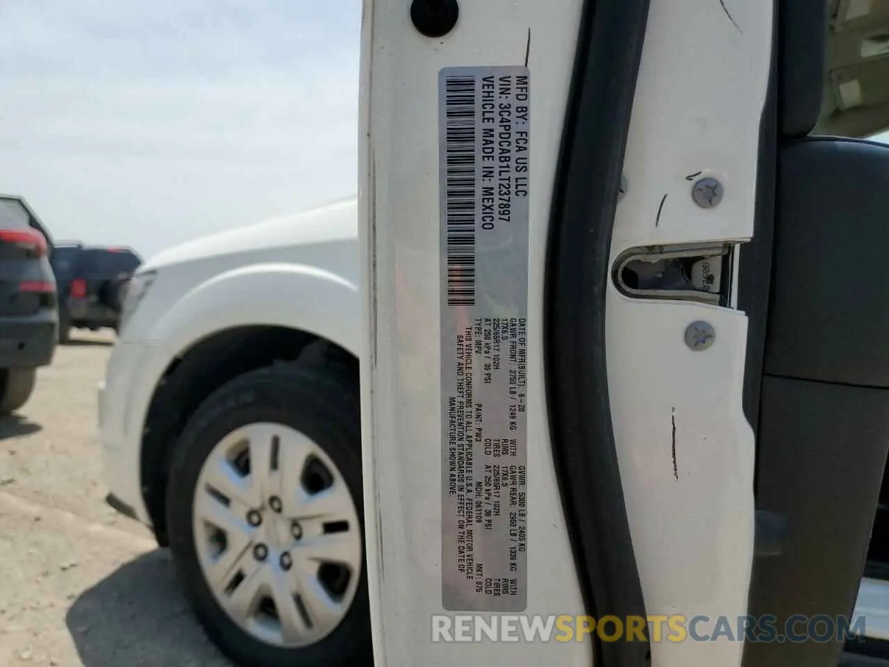 13 Photograph of a damaged car 3C4PDCAB1LT237897 DODGE JOURNEY 2020