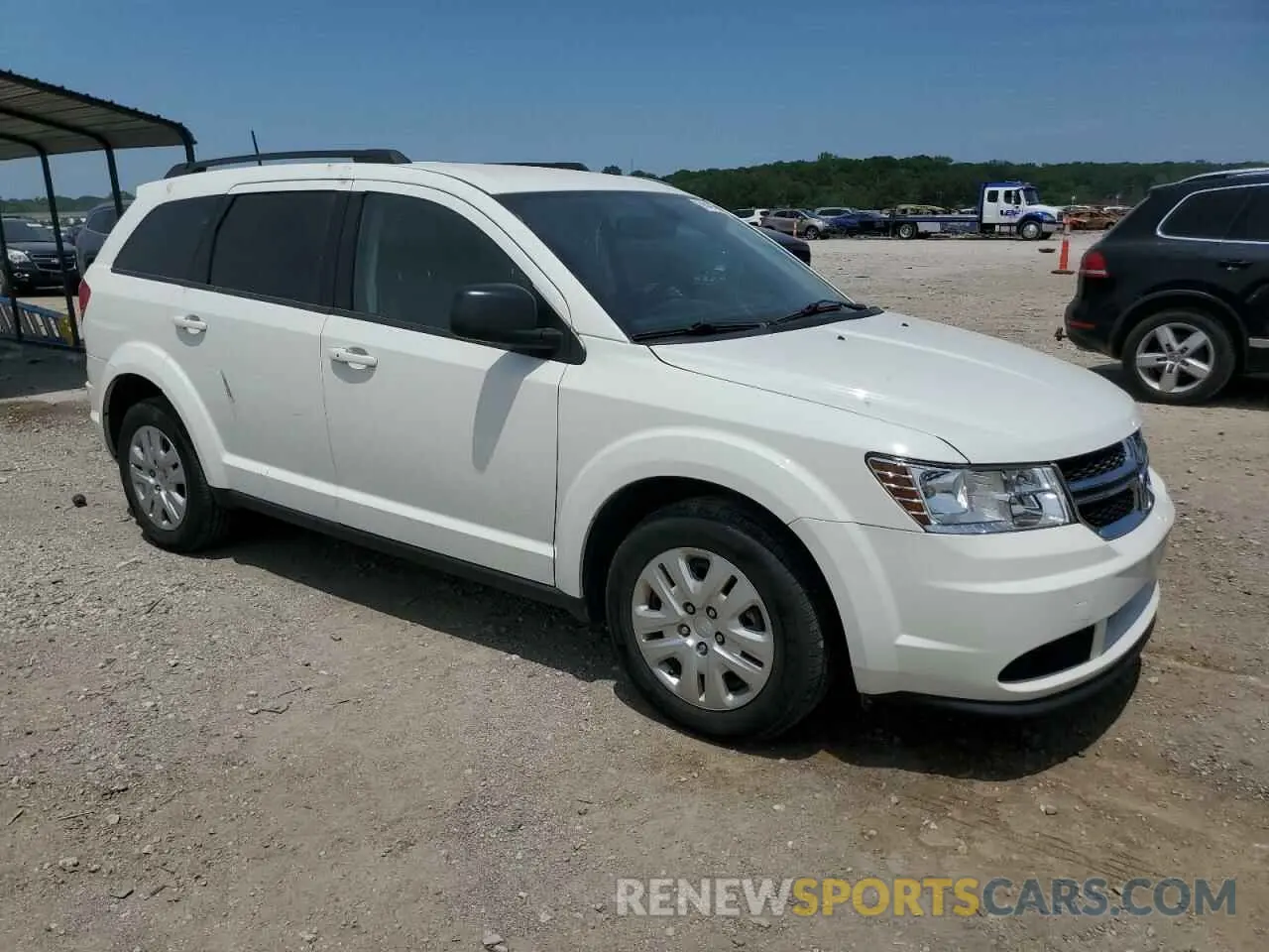 4 Photograph of a damaged car 3C4PDCAB1LT237897 DODGE JOURNEY 2020