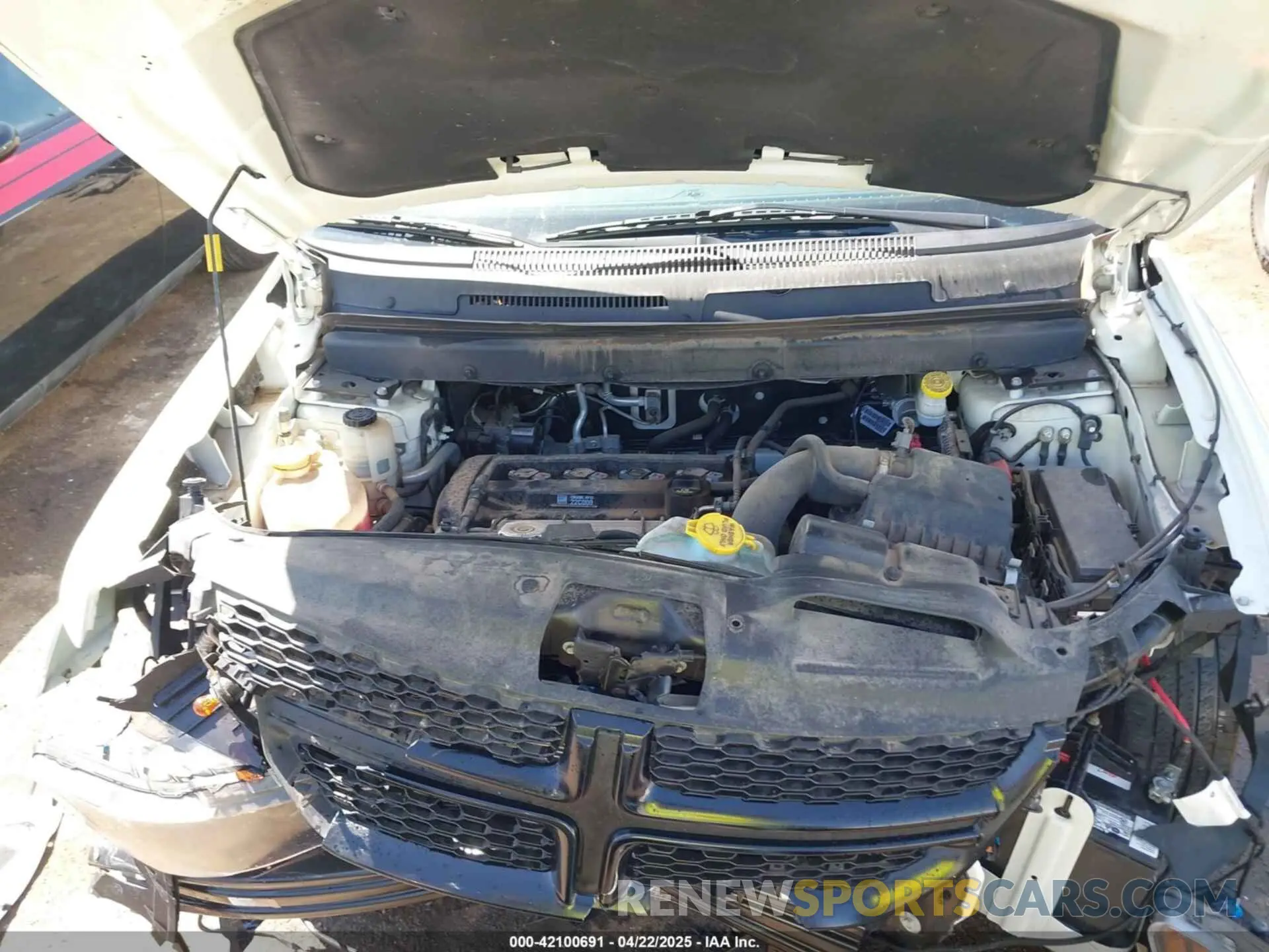 10 Photograph of a damaged car 3C4PDCAB1LT262623 DODGE JOURNEY 2020