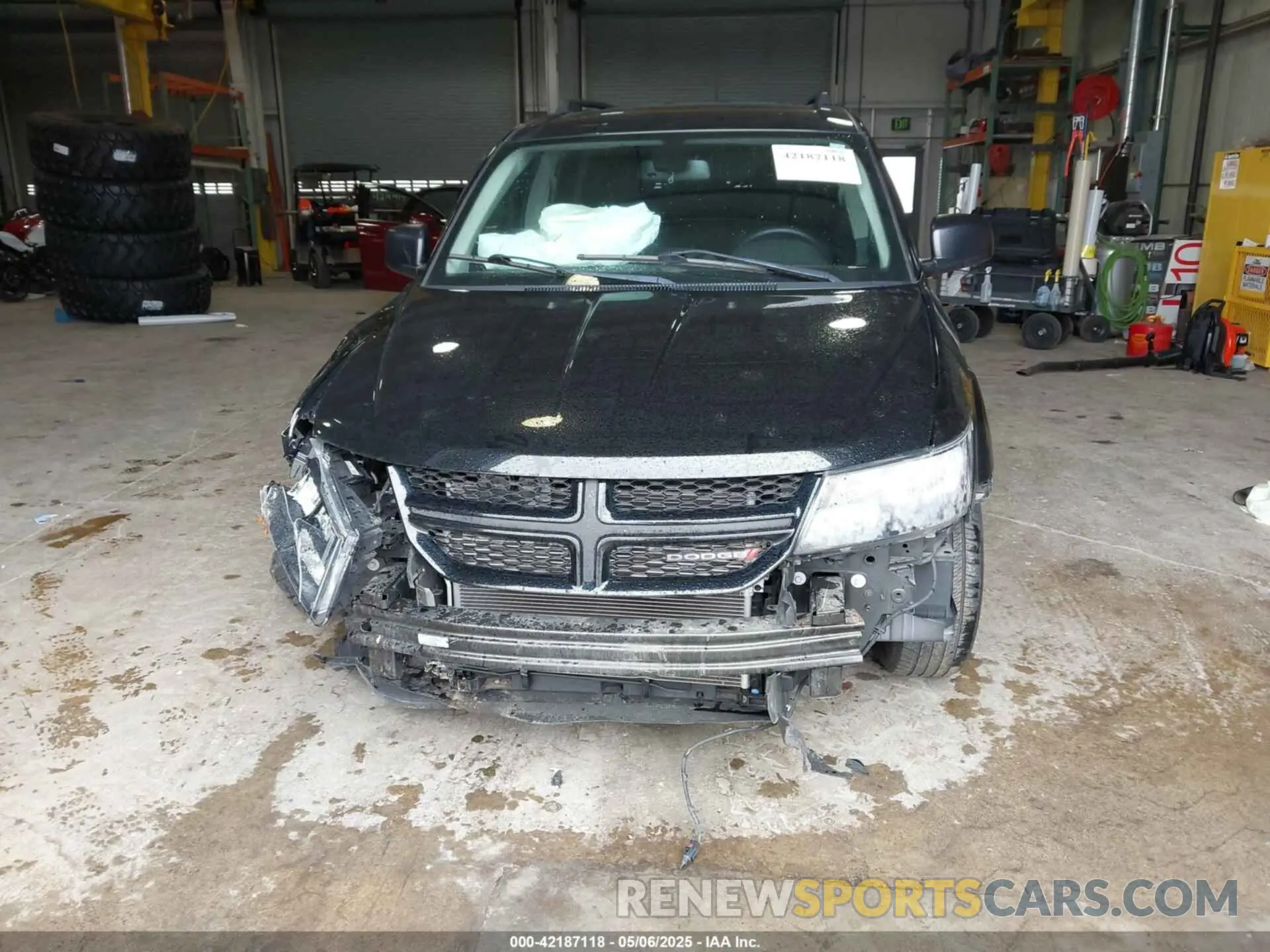 12 Photograph of a damaged car 3C4PDCAB1LT268213 DODGE JOURNEY 2020