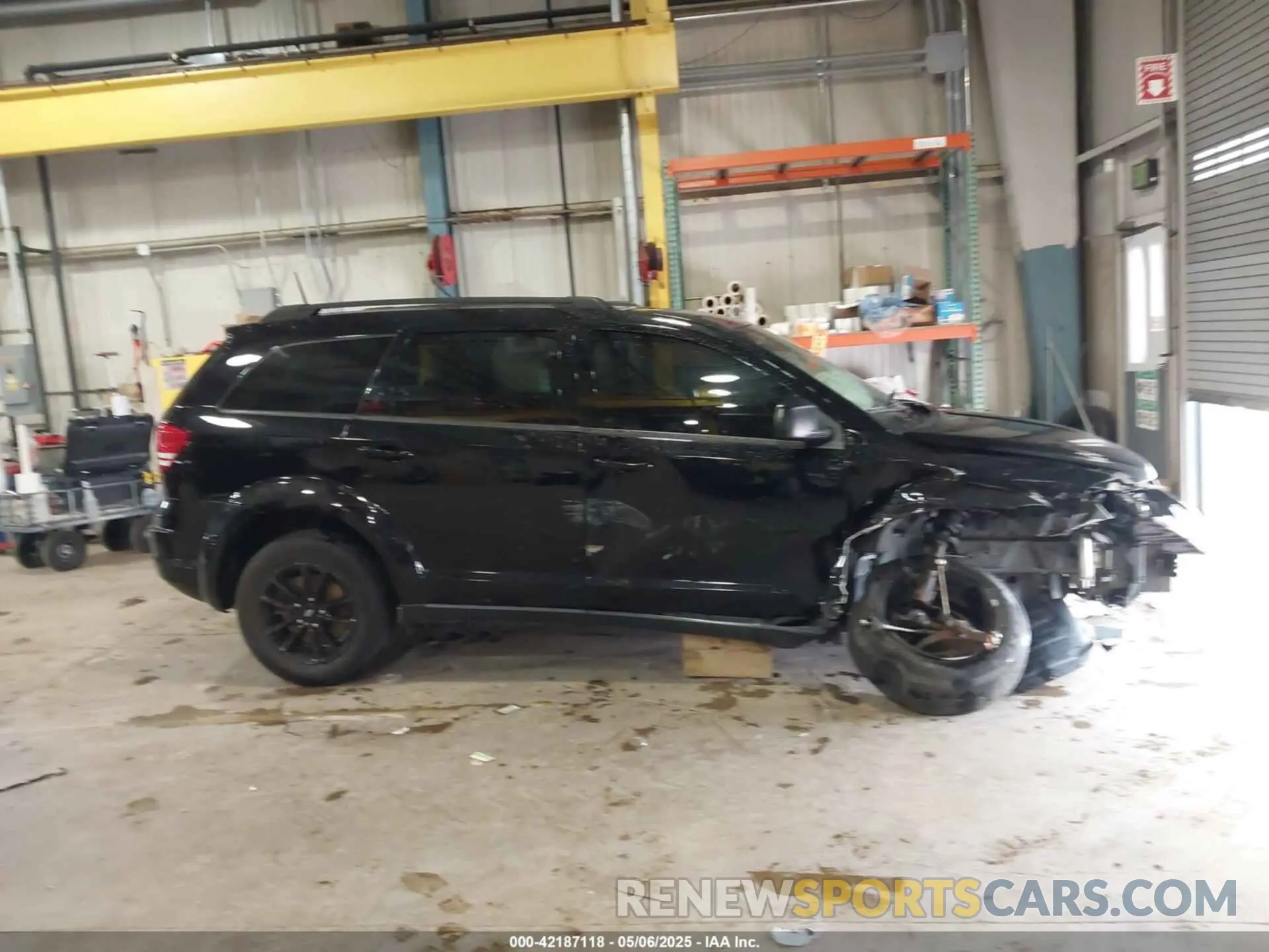 13 Photograph of a damaged car 3C4PDCAB1LT268213 DODGE JOURNEY 2020