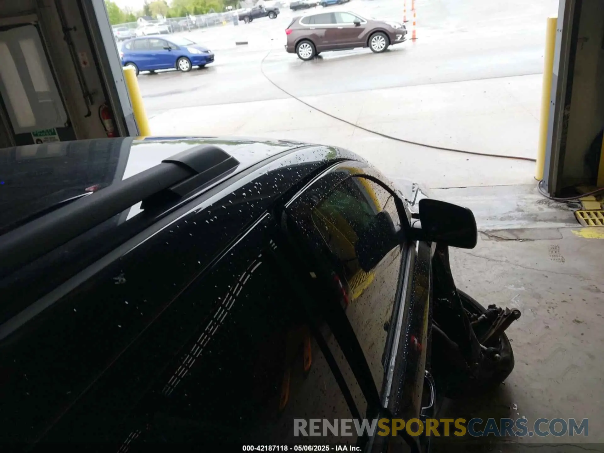 19 Photograph of a damaged car 3C4PDCAB1LT268213 DODGE JOURNEY 2020