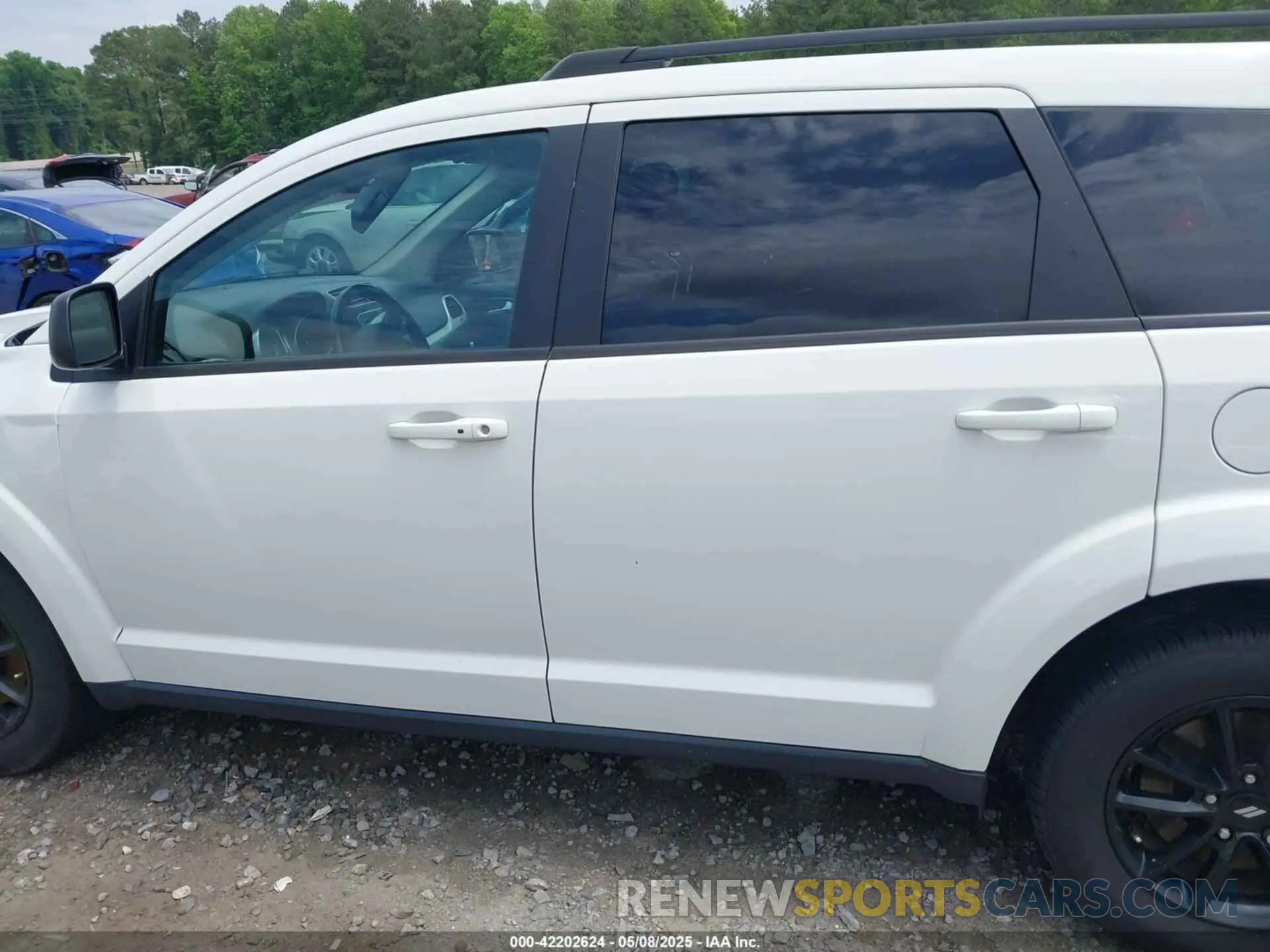 15 Photograph of a damaged car 3C4PDCAB1LT269345 DODGE JOURNEY 2020