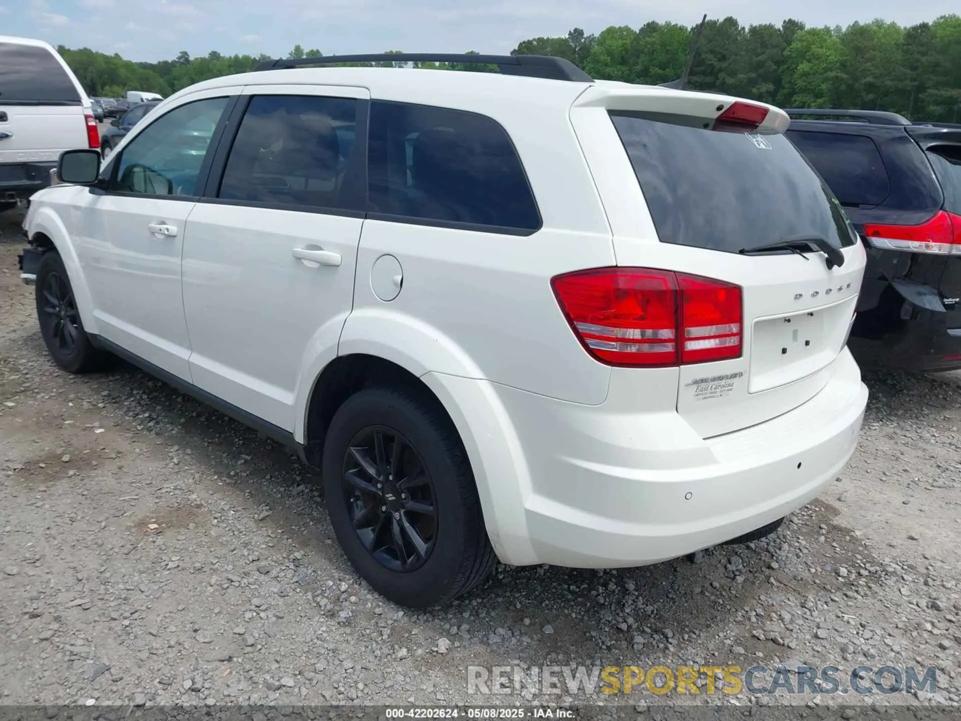 3 Photograph of a damaged car 3C4PDCAB1LT269345 DODGE JOURNEY 2020