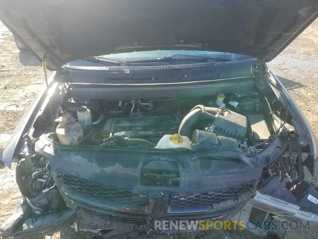 13 Photograph of a damaged car 3C4PDCAB1LT273606 DODGE JOURNEY 2020