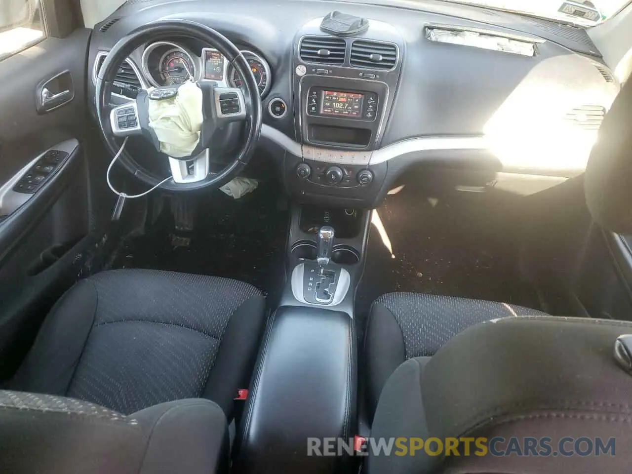 8 Photograph of a damaged car 3C4PDCAB1LT273606 DODGE JOURNEY 2020