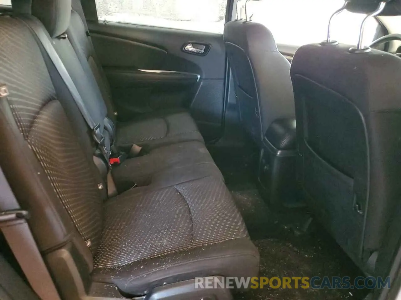 11 Photograph of a damaged car 3C4PDCAB1LT275632 DODGE JOURNEY 2020