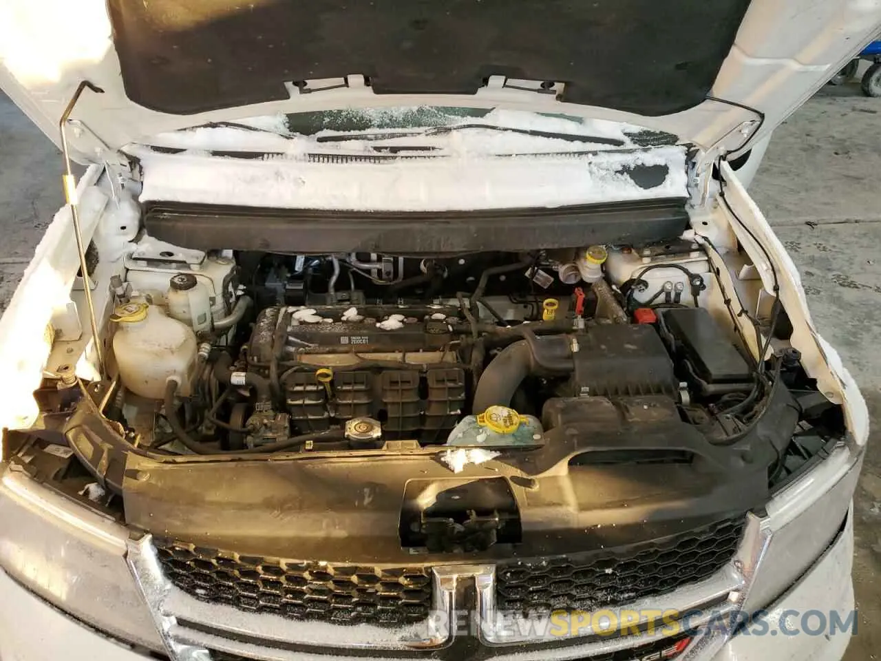 12 Photograph of a damaged car 3C4PDCAB1LT275632 DODGE JOURNEY 2020
