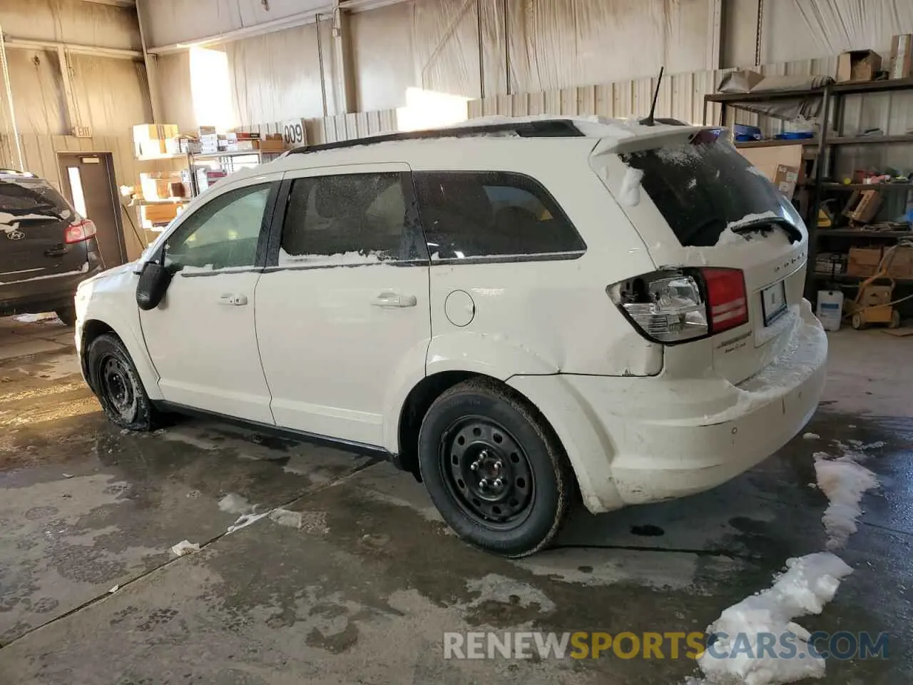 2 Photograph of a damaged car 3C4PDCAB1LT275632 DODGE JOURNEY 2020