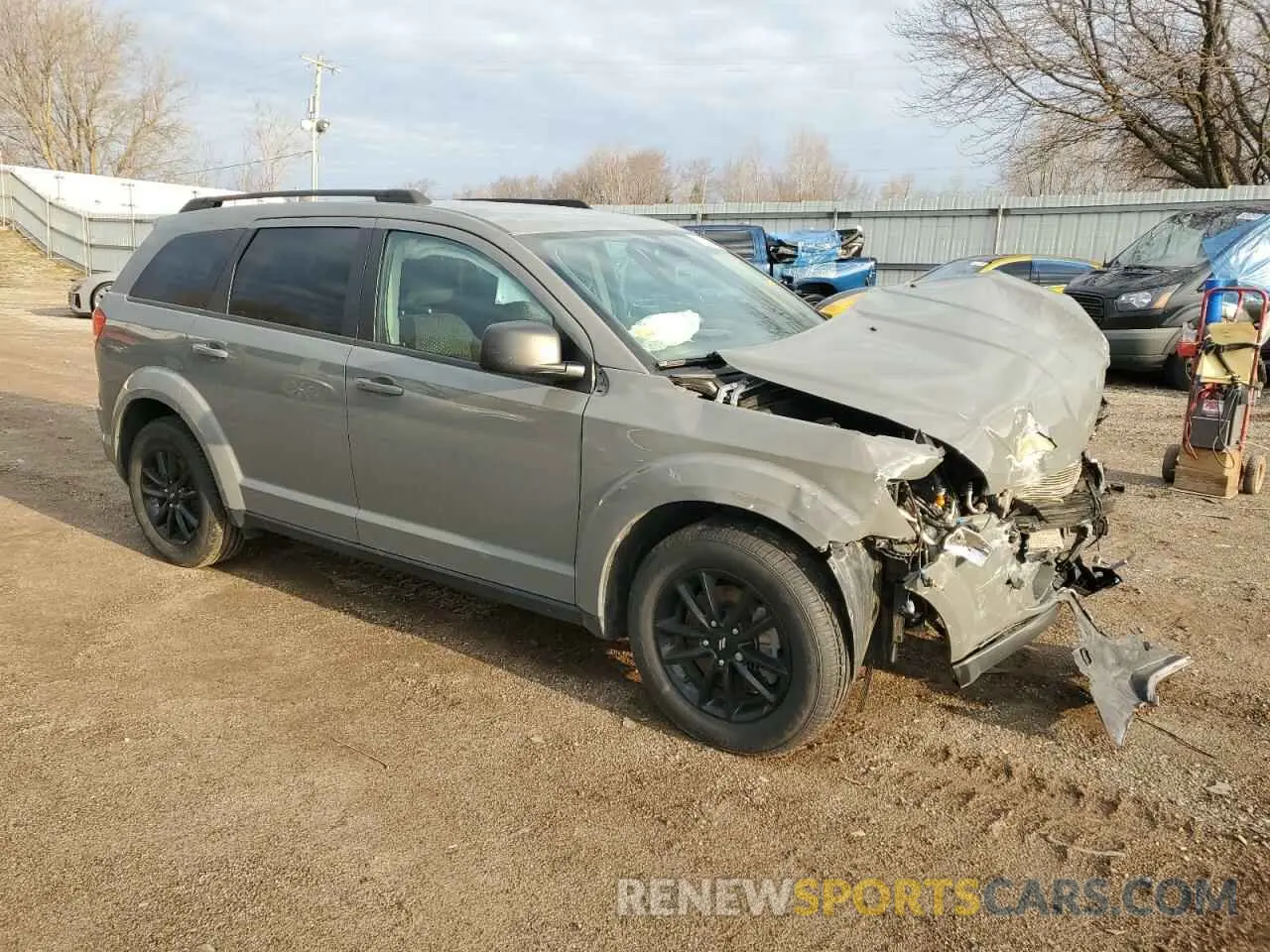 4 Photograph of a damaged car 3C4PDCAB1LT275839 DODGE JOURNEY 2020