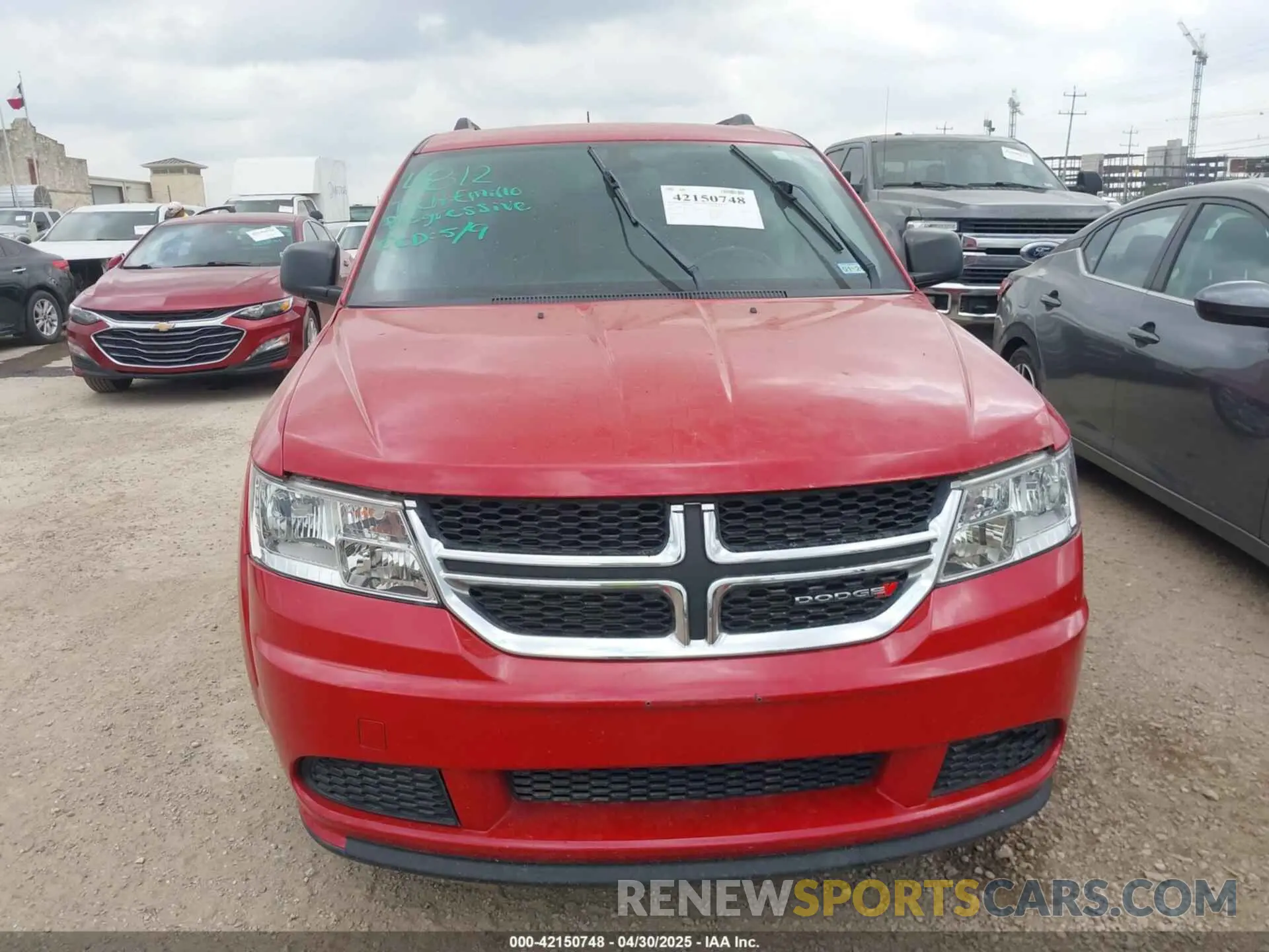 13 Photograph of a damaged car 3C4PDCAB1LT277932 DODGE JOURNEY 2020