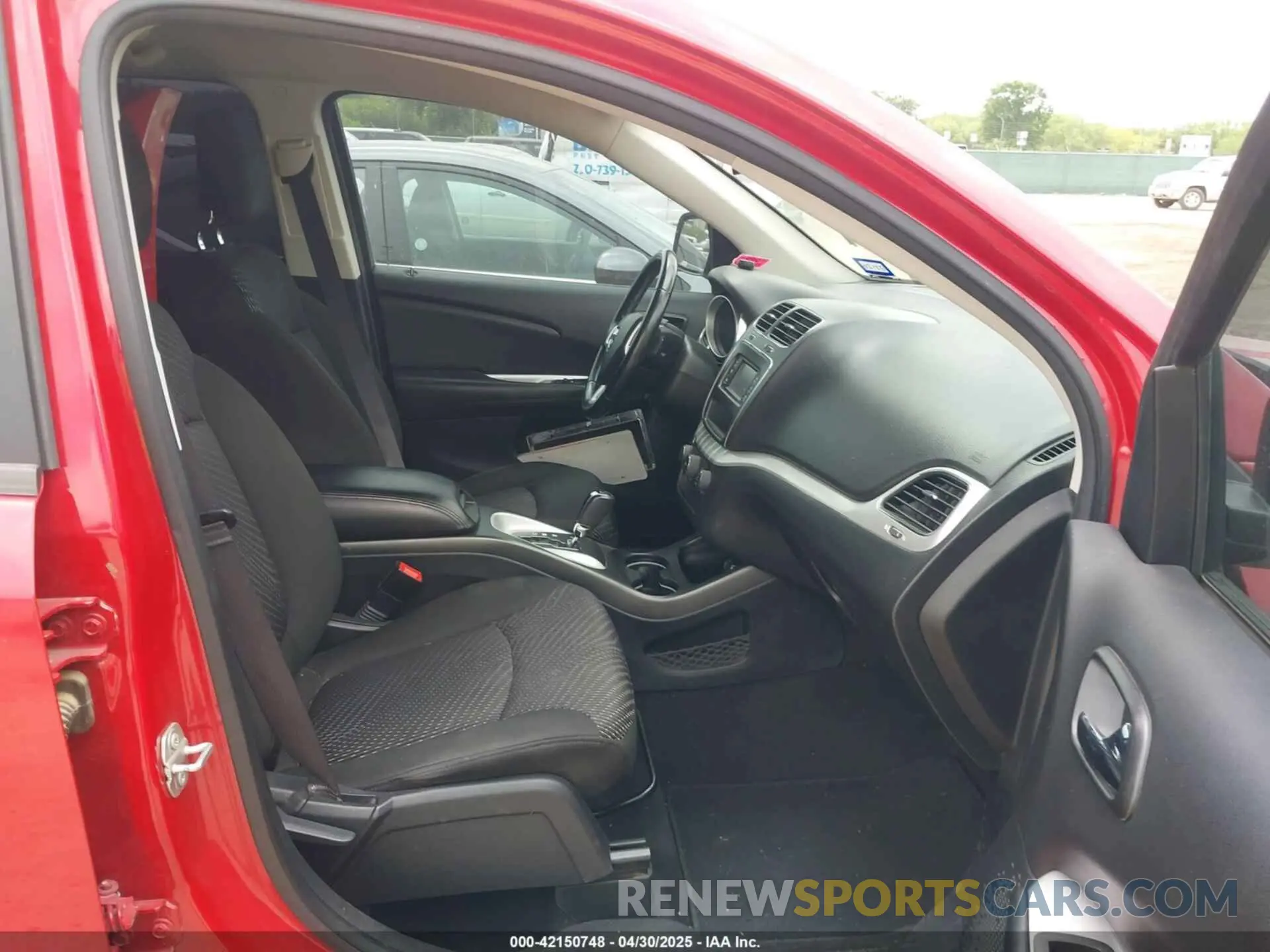 5 Photograph of a damaged car 3C4PDCAB1LT277932 DODGE JOURNEY 2020