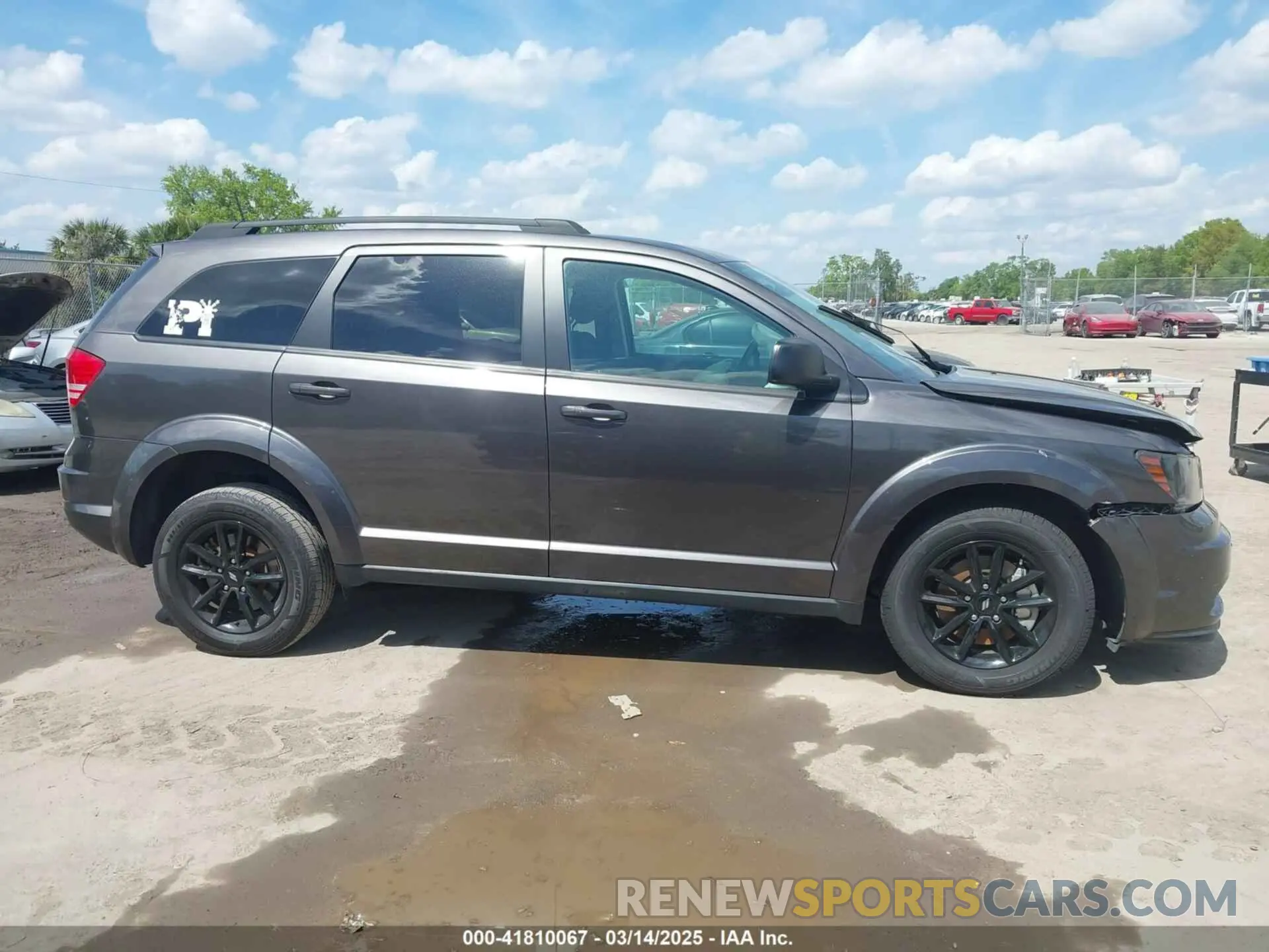 13 Photograph of a damaged car 3C4PDCAB1LT279048 DODGE JOURNEY 2020