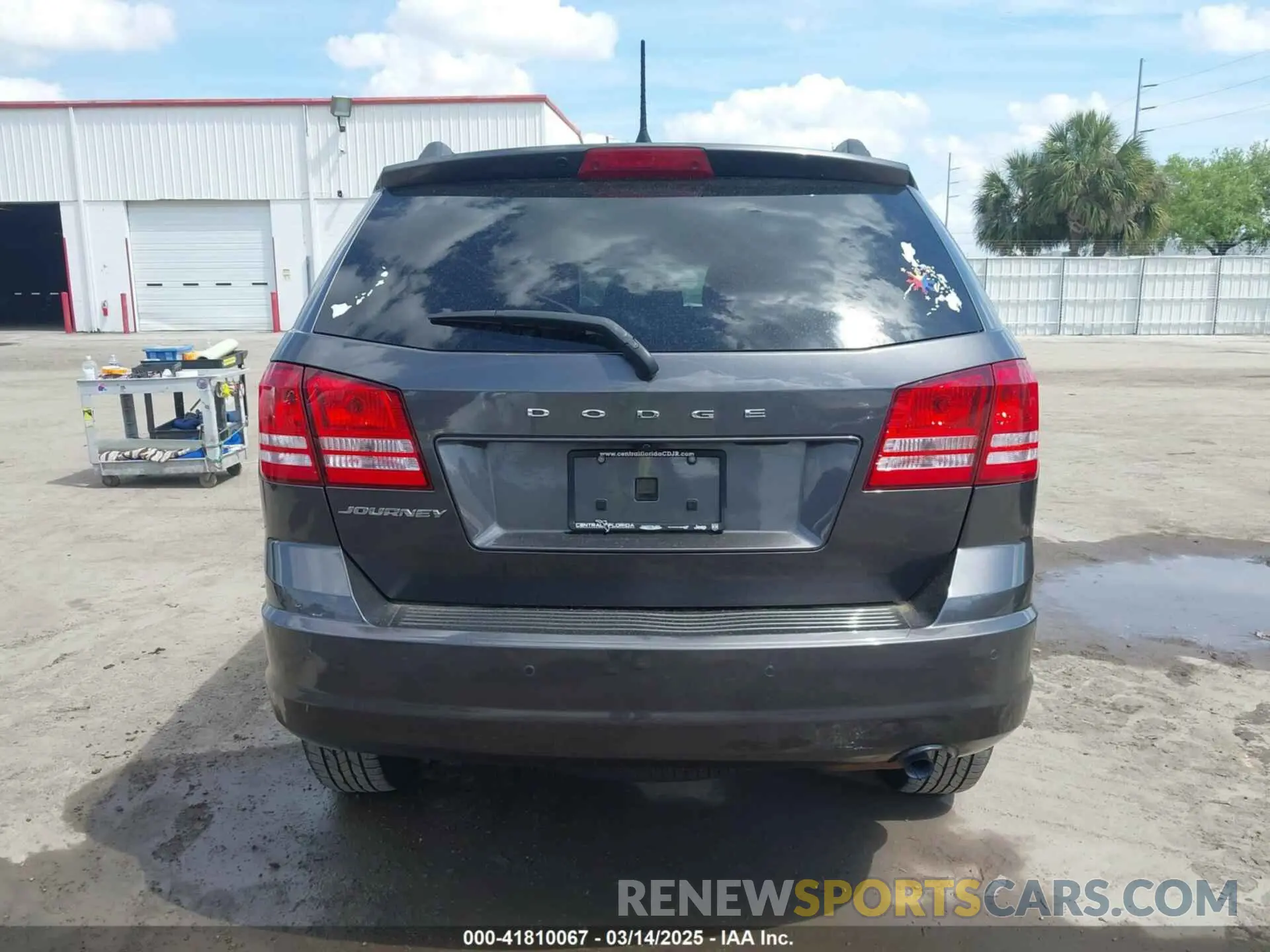 16 Photograph of a damaged car 3C4PDCAB1LT279048 DODGE JOURNEY 2020