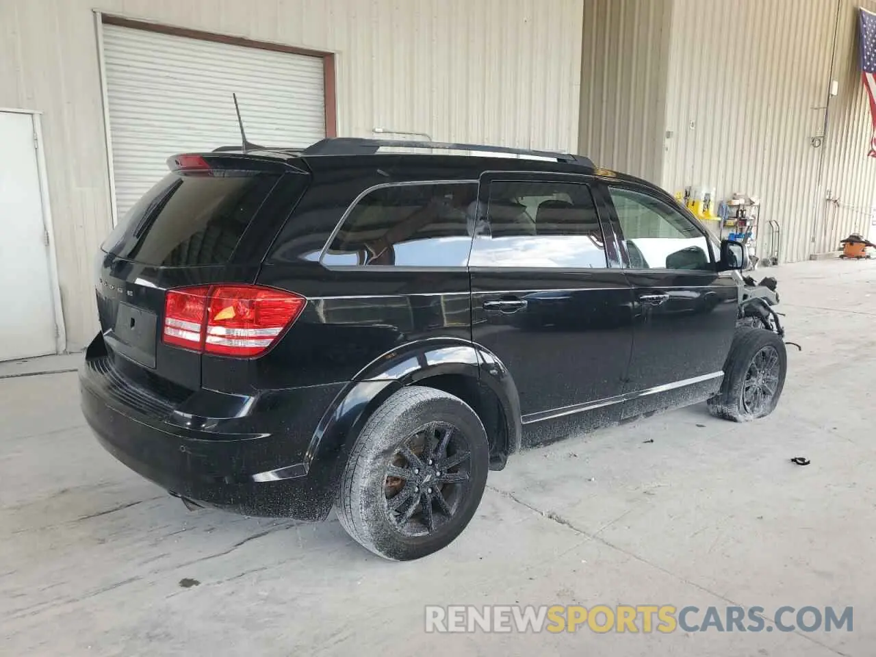 3 Photograph of a damaged car 3C4PDCAB2LT202608 DODGE JOURNEY 2020