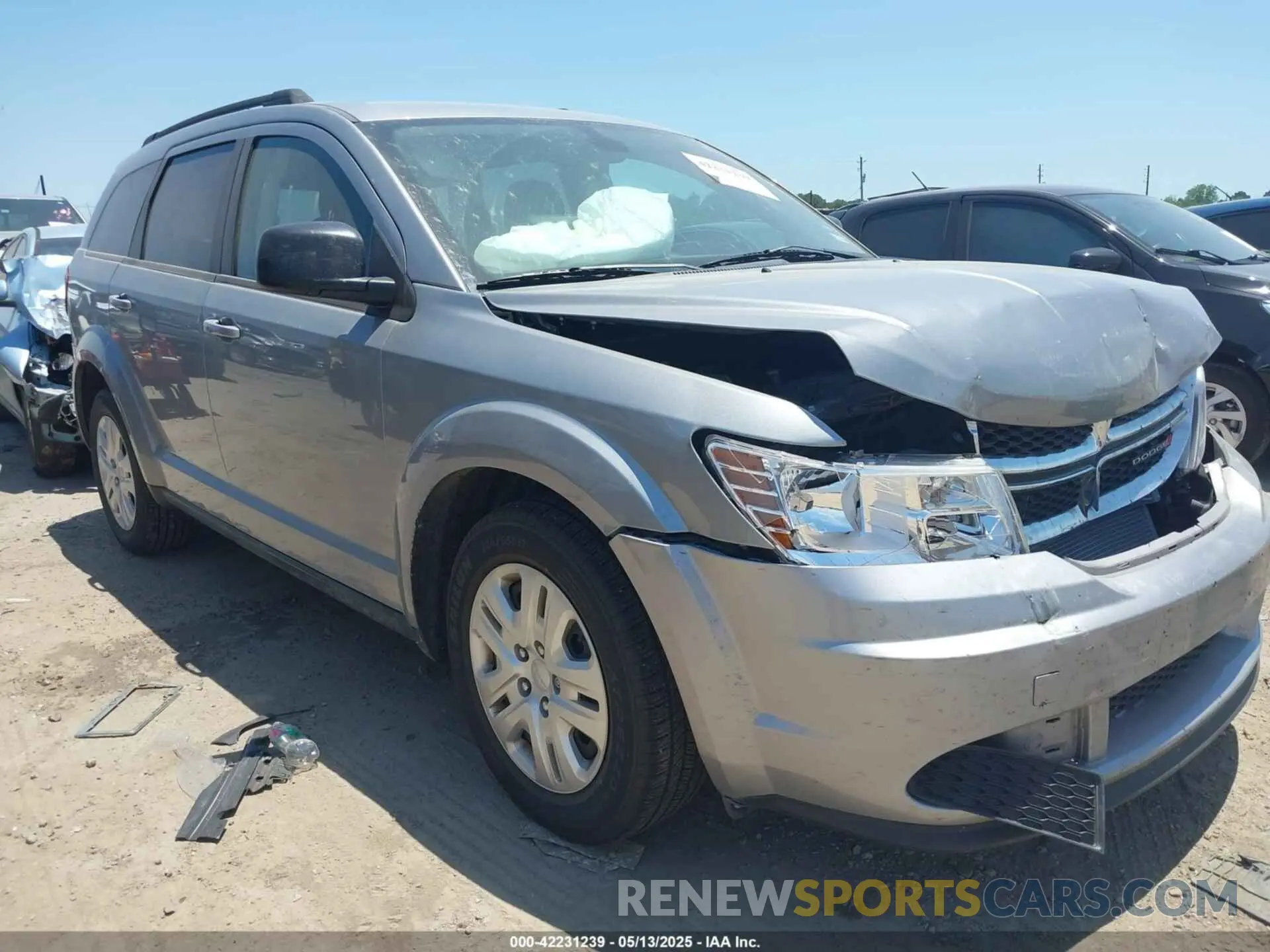1 Photograph of a damaged car 3C4PDCAB2LT250674 DODGE JOURNEY 2020