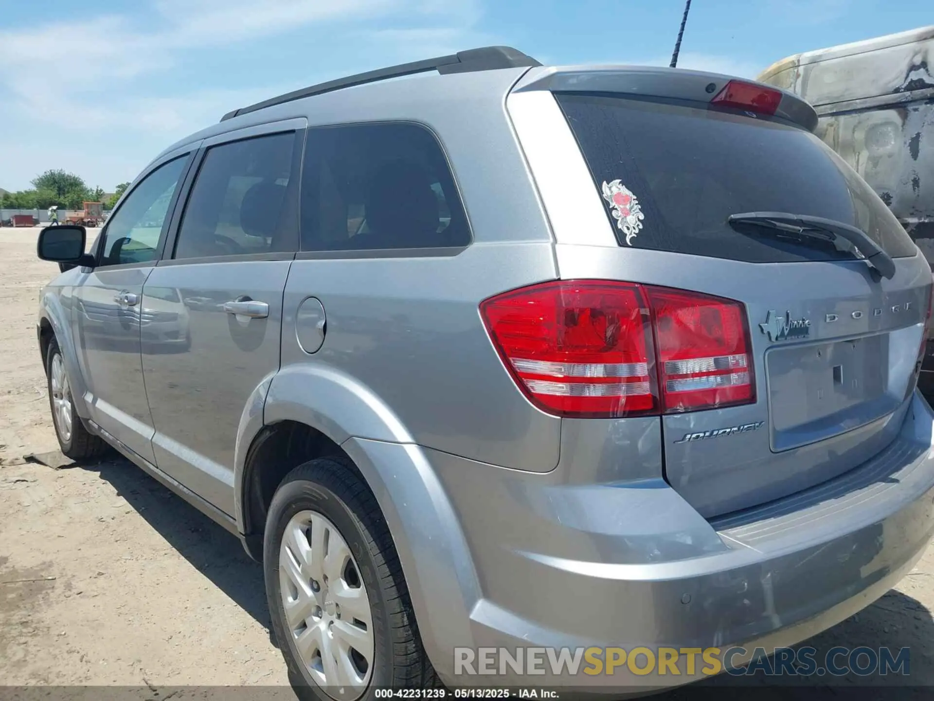 3 Photograph of a damaged car 3C4PDCAB2LT250674 DODGE JOURNEY 2020