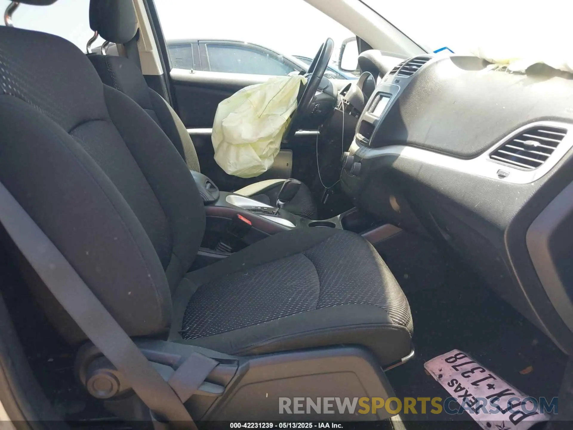 5 Photograph of a damaged car 3C4PDCAB2LT250674 DODGE JOURNEY 2020