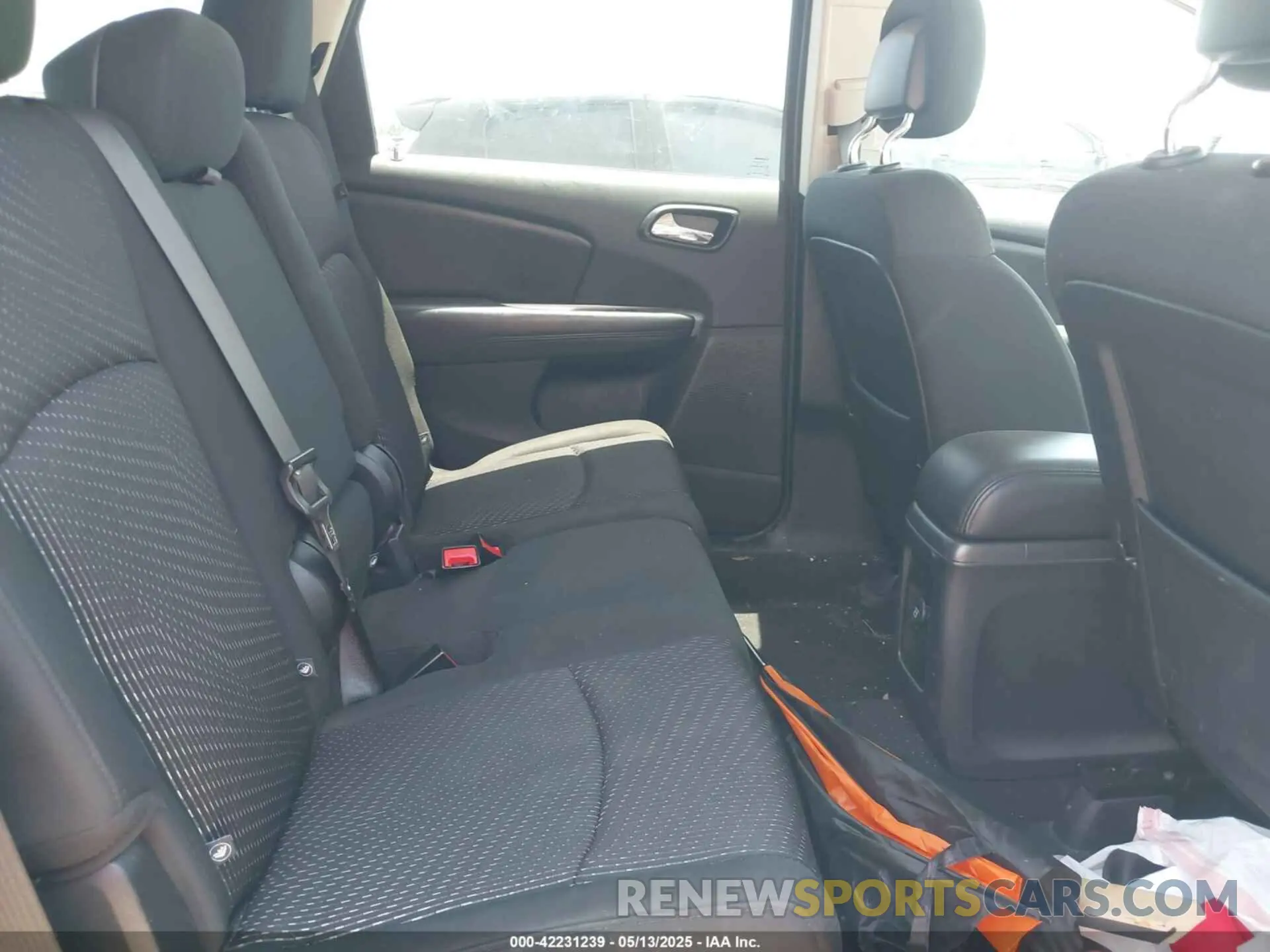 8 Photograph of a damaged car 3C4PDCAB2LT250674 DODGE JOURNEY 2020