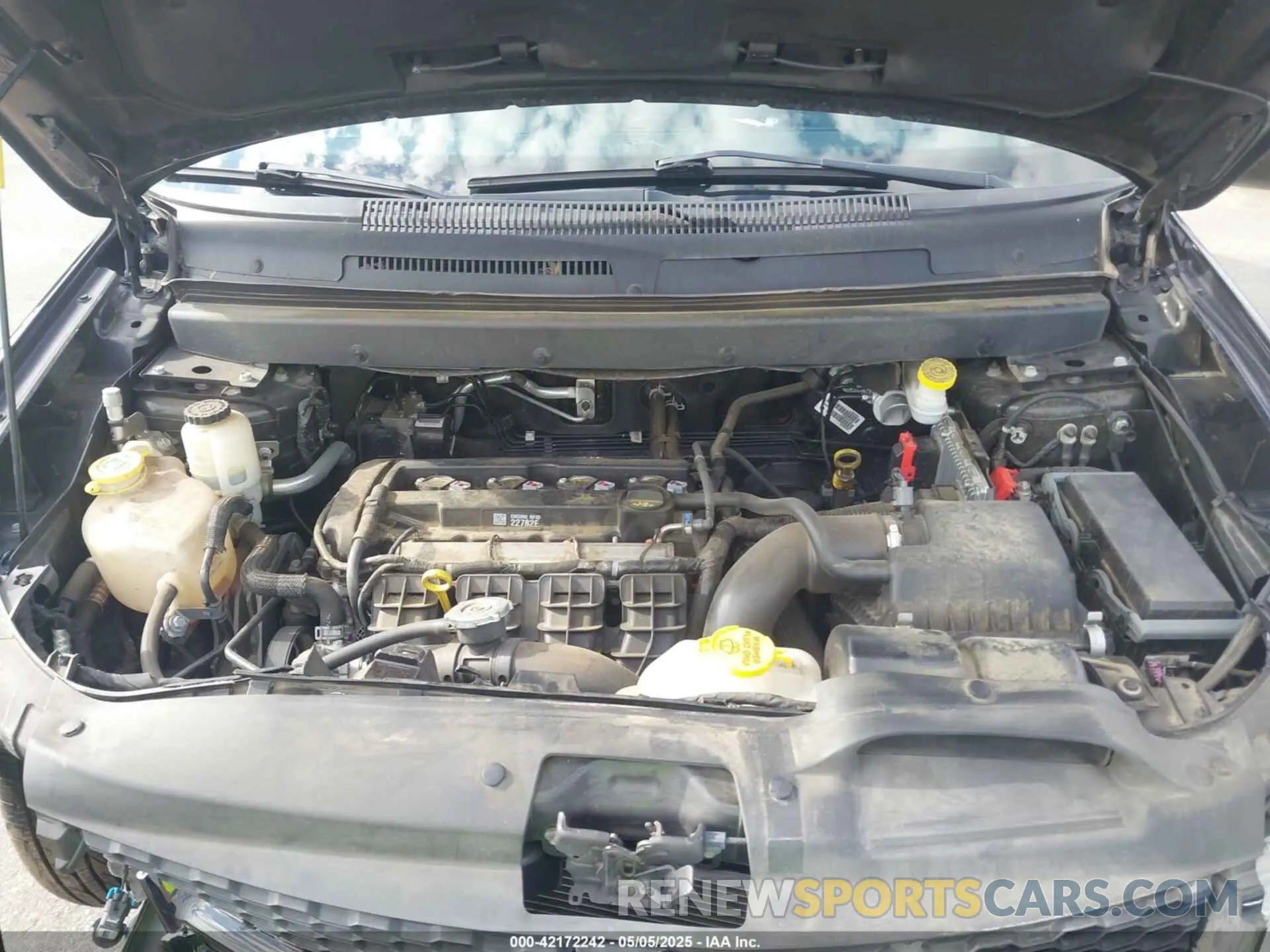 10 Photograph of a damaged car 3C4PDCAB2LT264395 DODGE JOURNEY 2020