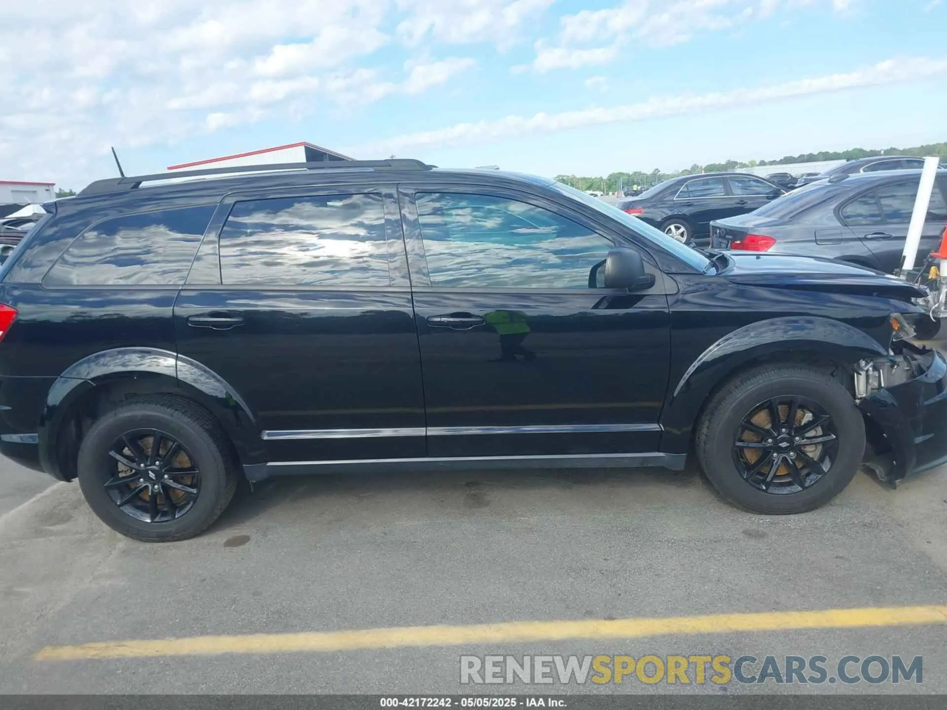 13 Photograph of a damaged car 3C4PDCAB2LT264395 DODGE JOURNEY 2020