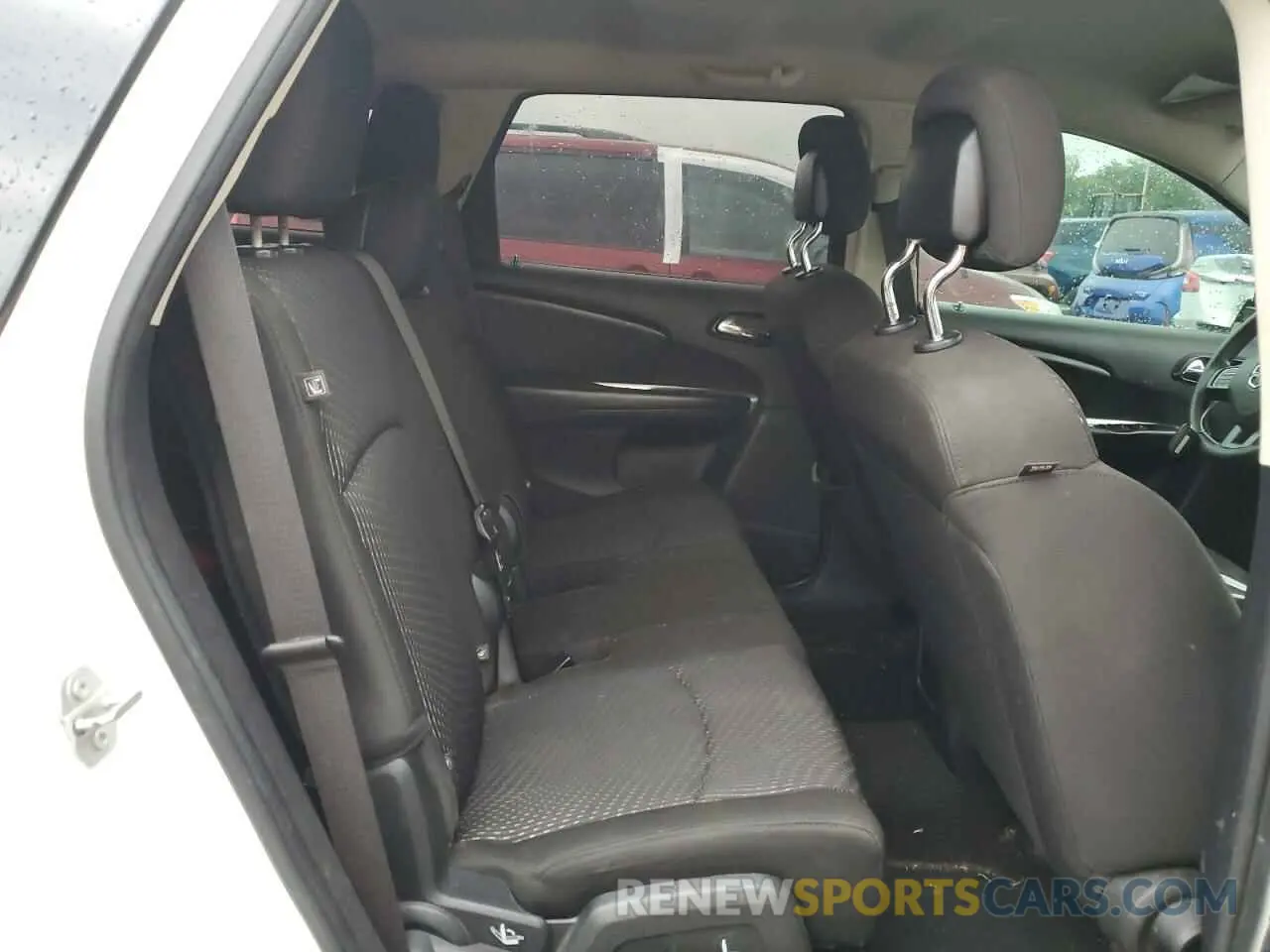 11 Photograph of a damaged car 3C4PDCAB2LT266308 DODGE JOURNEY 2020