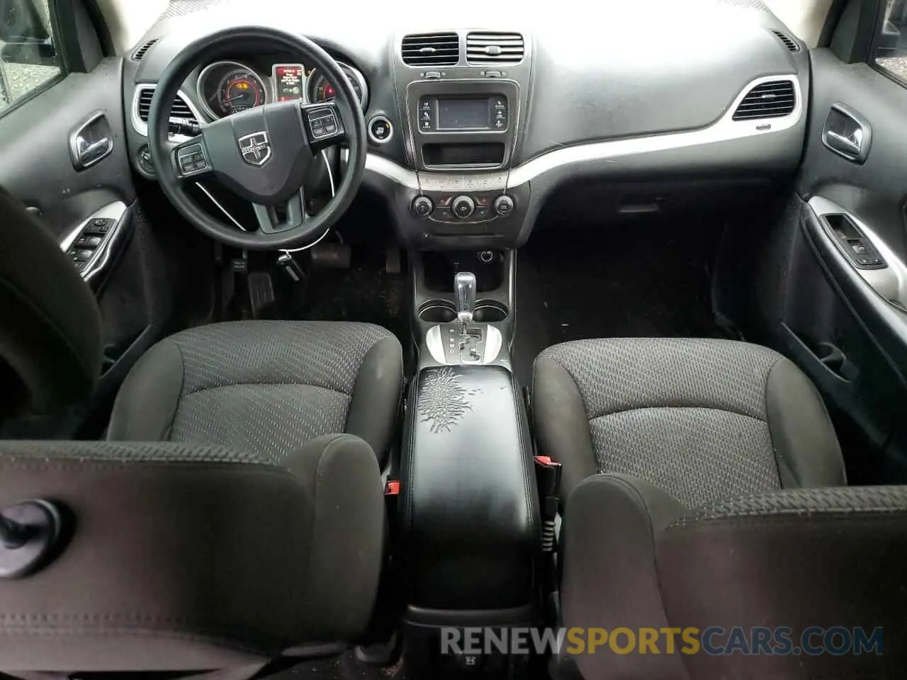 8 Photograph of a damaged car 3C4PDCAB2LT266308 DODGE JOURNEY 2020