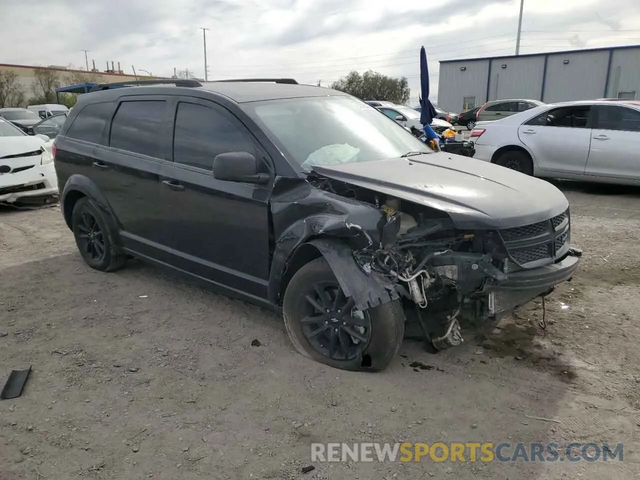 4 Photograph of a damaged car 3C4PDCAB2LT268219 DODGE JOURNEY 2020
