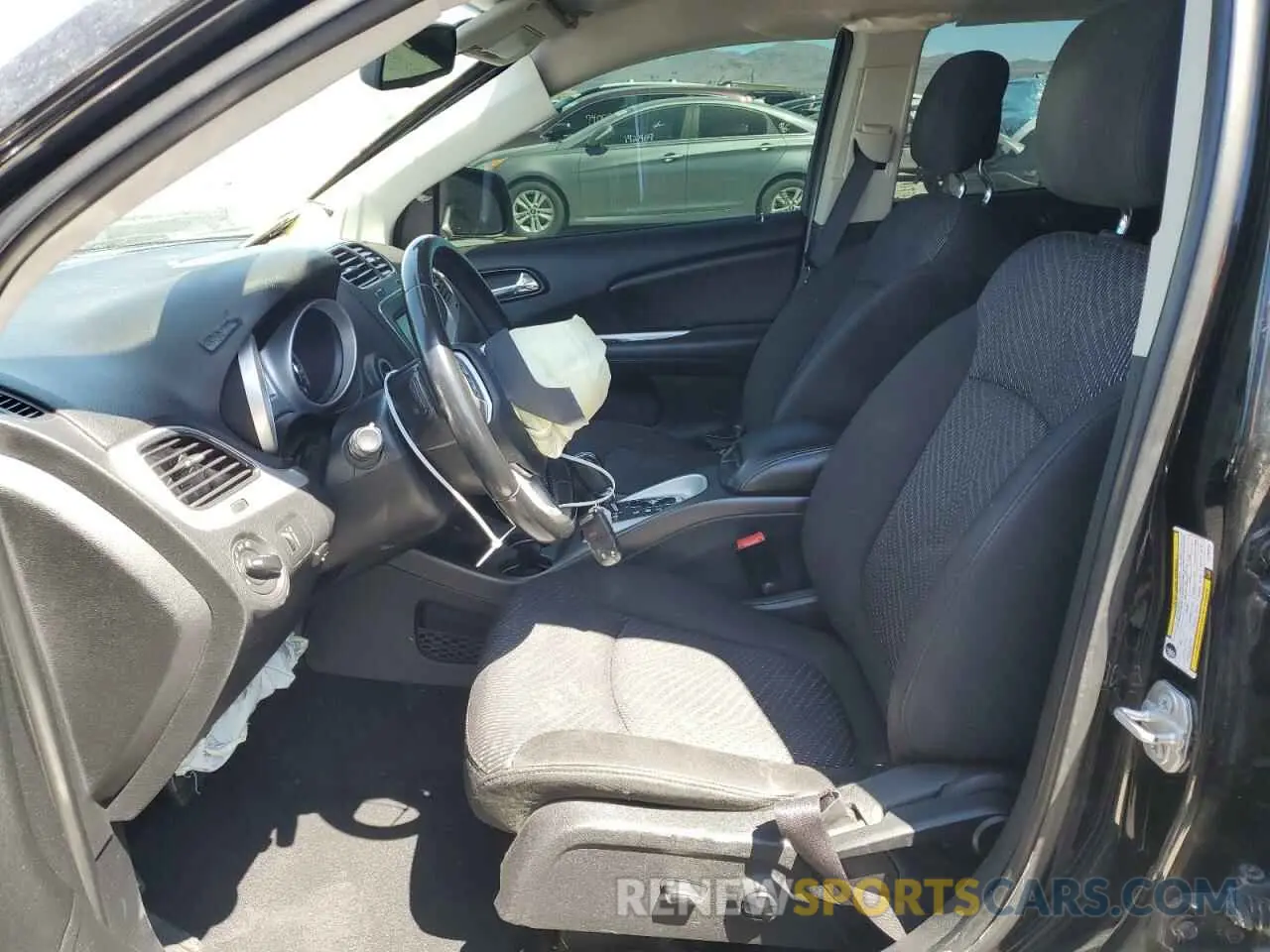 7 Photograph of a damaged car 3C4PDCAB2LT268219 DODGE JOURNEY 2020