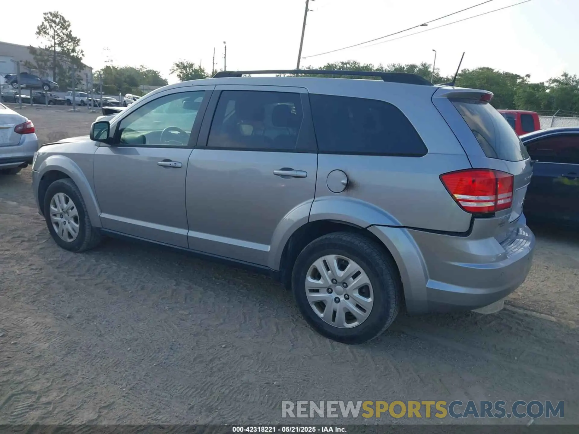 3 Photograph of a damaged car 3C4PDCAB2LT270729 DODGE JOURNEY 2020