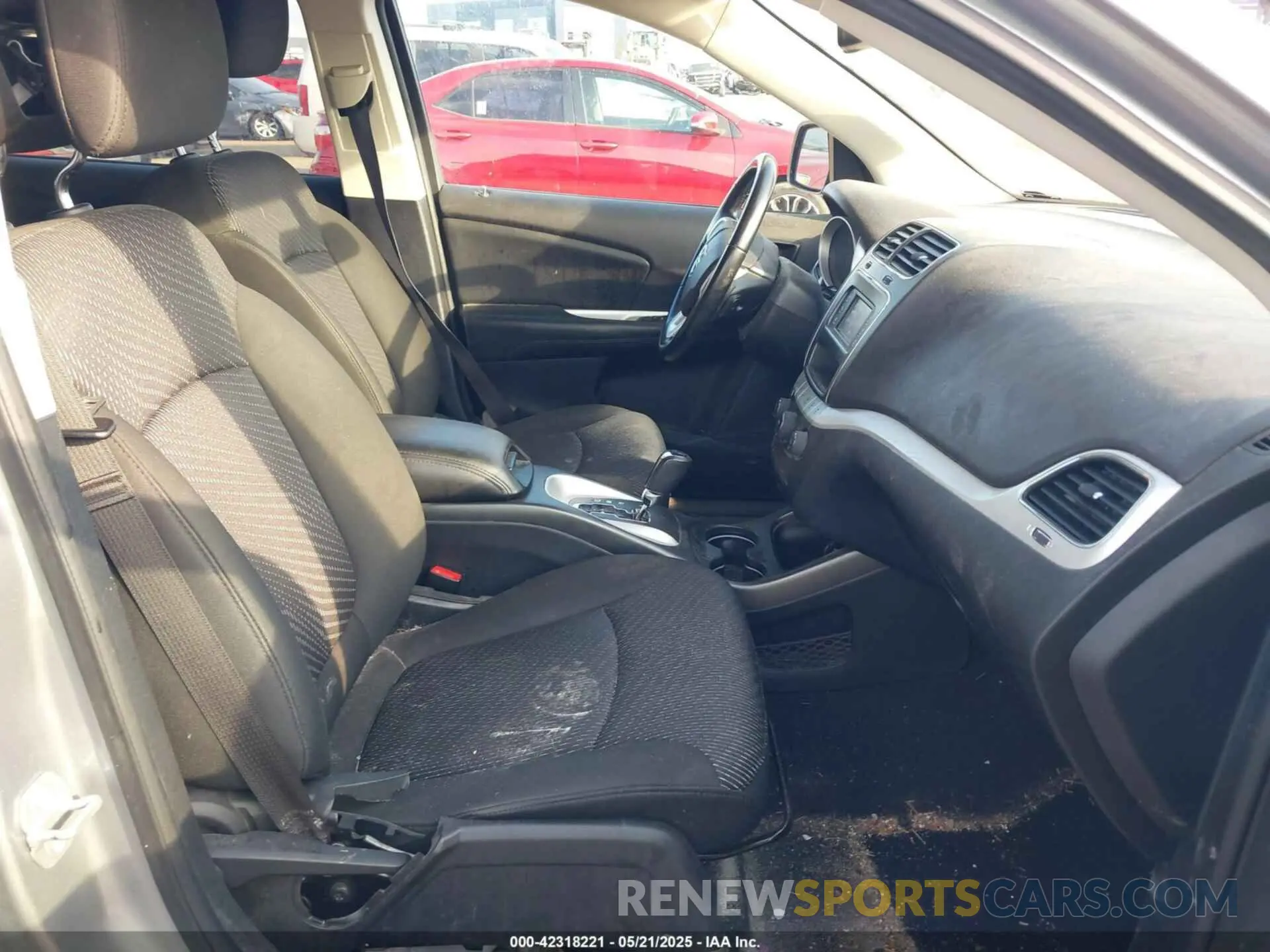 5 Photograph of a damaged car 3C4PDCAB2LT270729 DODGE JOURNEY 2020