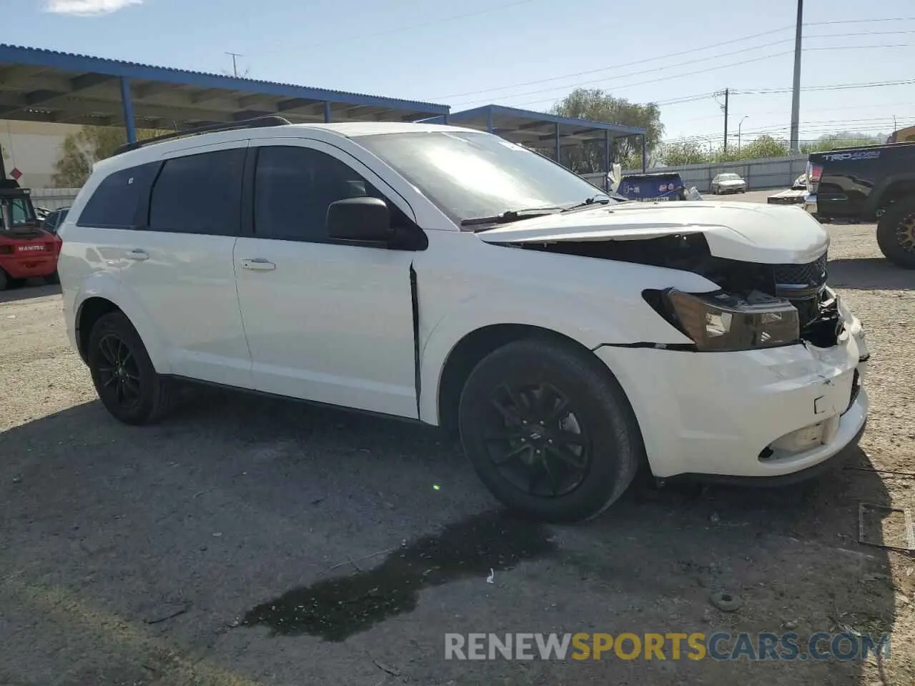 4 Photograph of a damaged car 3C4PDCAB2LT271931 DODGE JOURNEY 2020