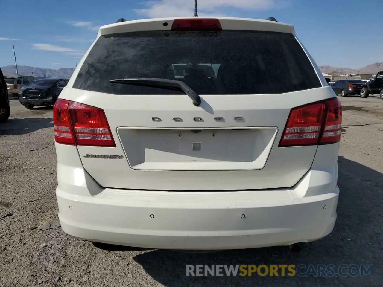 6 Photograph of a damaged car 3C4PDCAB2LT271931 DODGE JOURNEY 2020