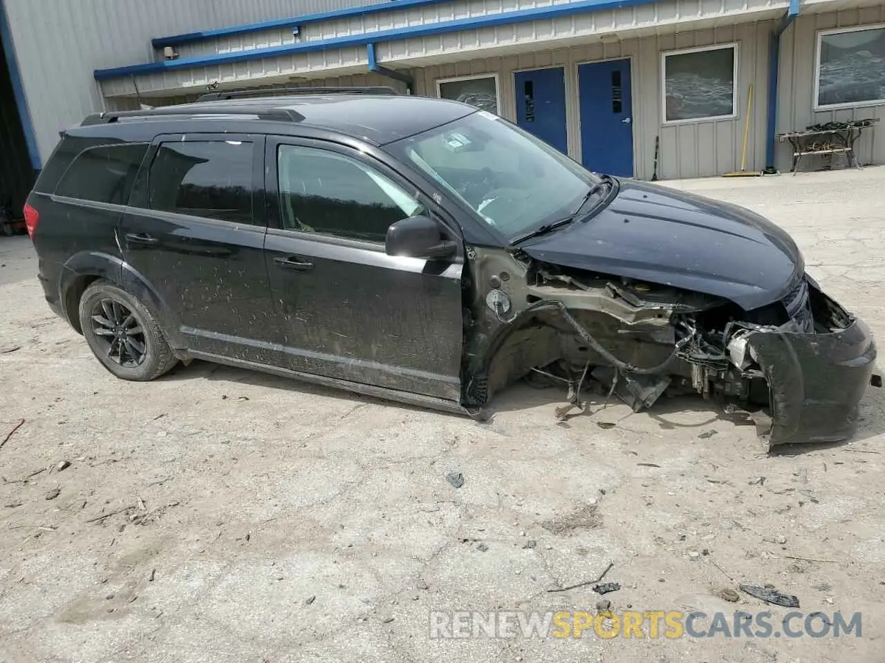 4 Photograph of a damaged car 3C4PDCAB2LT273288 DODGE JOURNEY 2020
