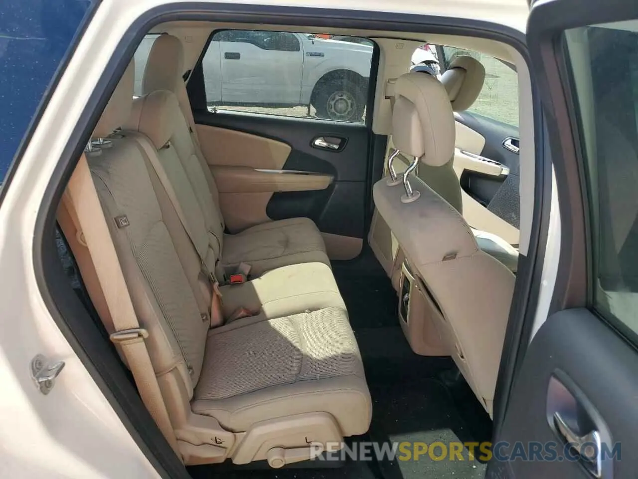 10 Photograph of a damaged car 3C4PDCAB2LT274019 DODGE JOURNEY 2020