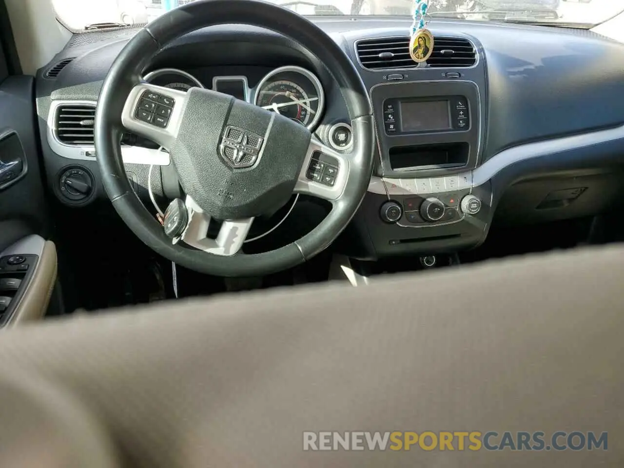 8 Photograph of a damaged car 3C4PDCAB2LT274019 DODGE JOURNEY 2020