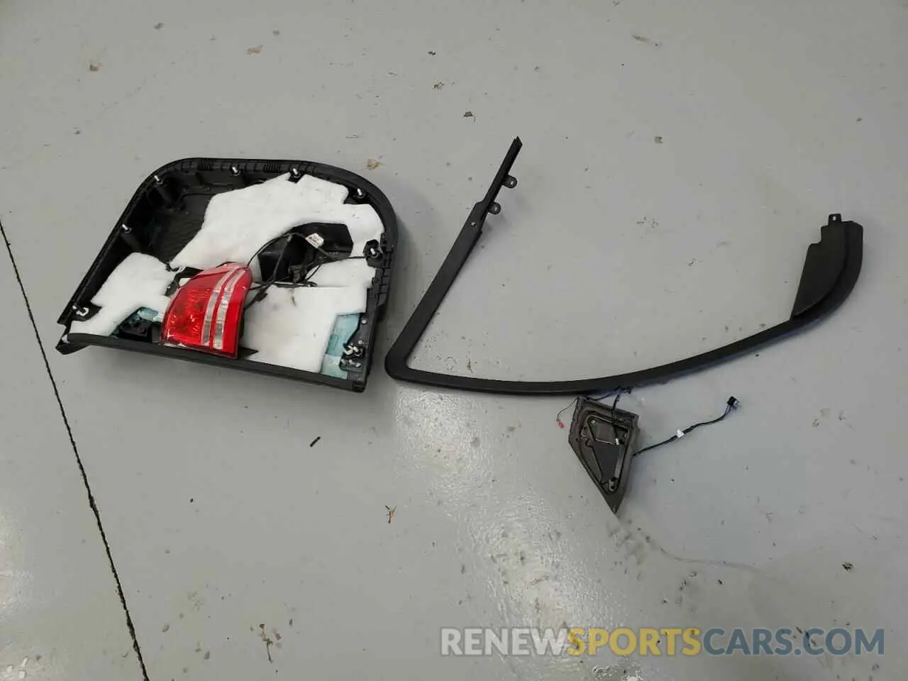 12 Photograph of a damaged car 3C4PDCAB2LT275588 DODGE JOURNEY 2020