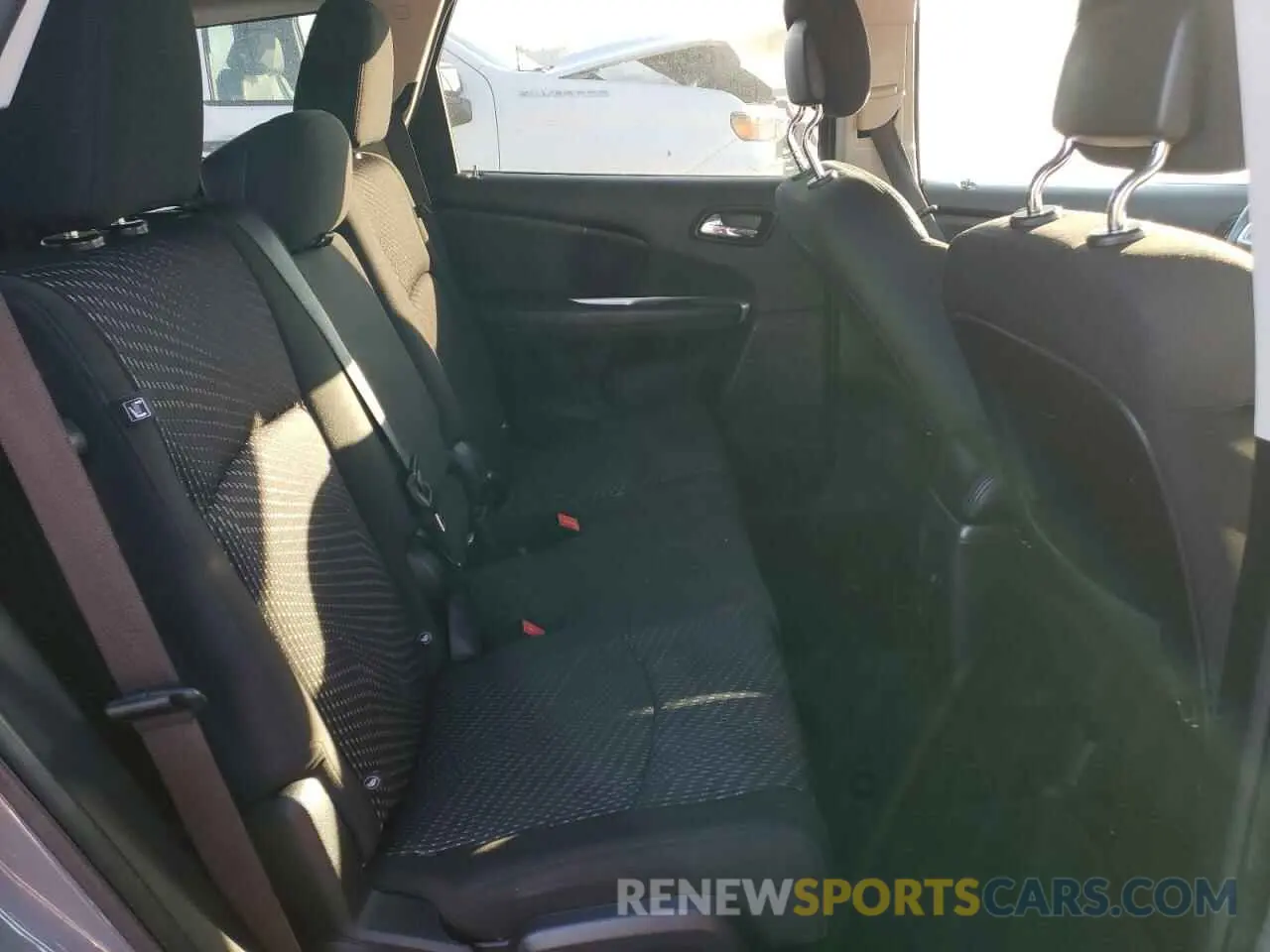 11 Photograph of a damaged car 3C4PDCAB2LT276997 DODGE JOURNEY 2020