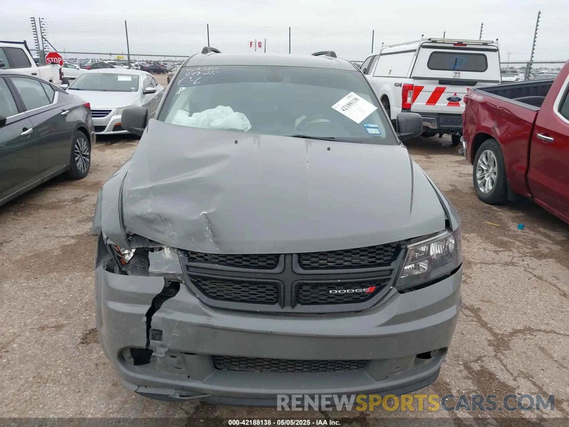 11 Photograph of a damaged car 3C4PDCAB3LT237626 DODGE JOURNEY 2020