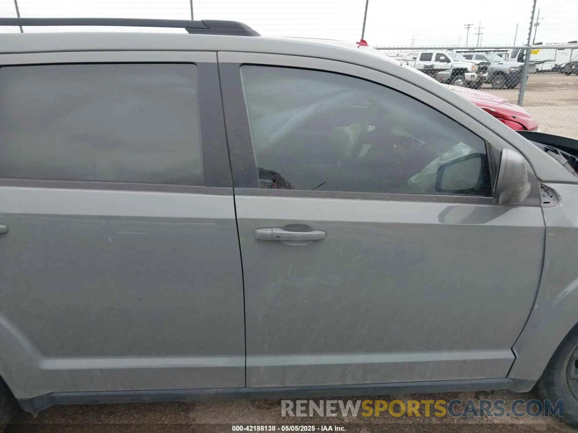 12 Photograph of a damaged car 3C4PDCAB3LT237626 DODGE JOURNEY 2020