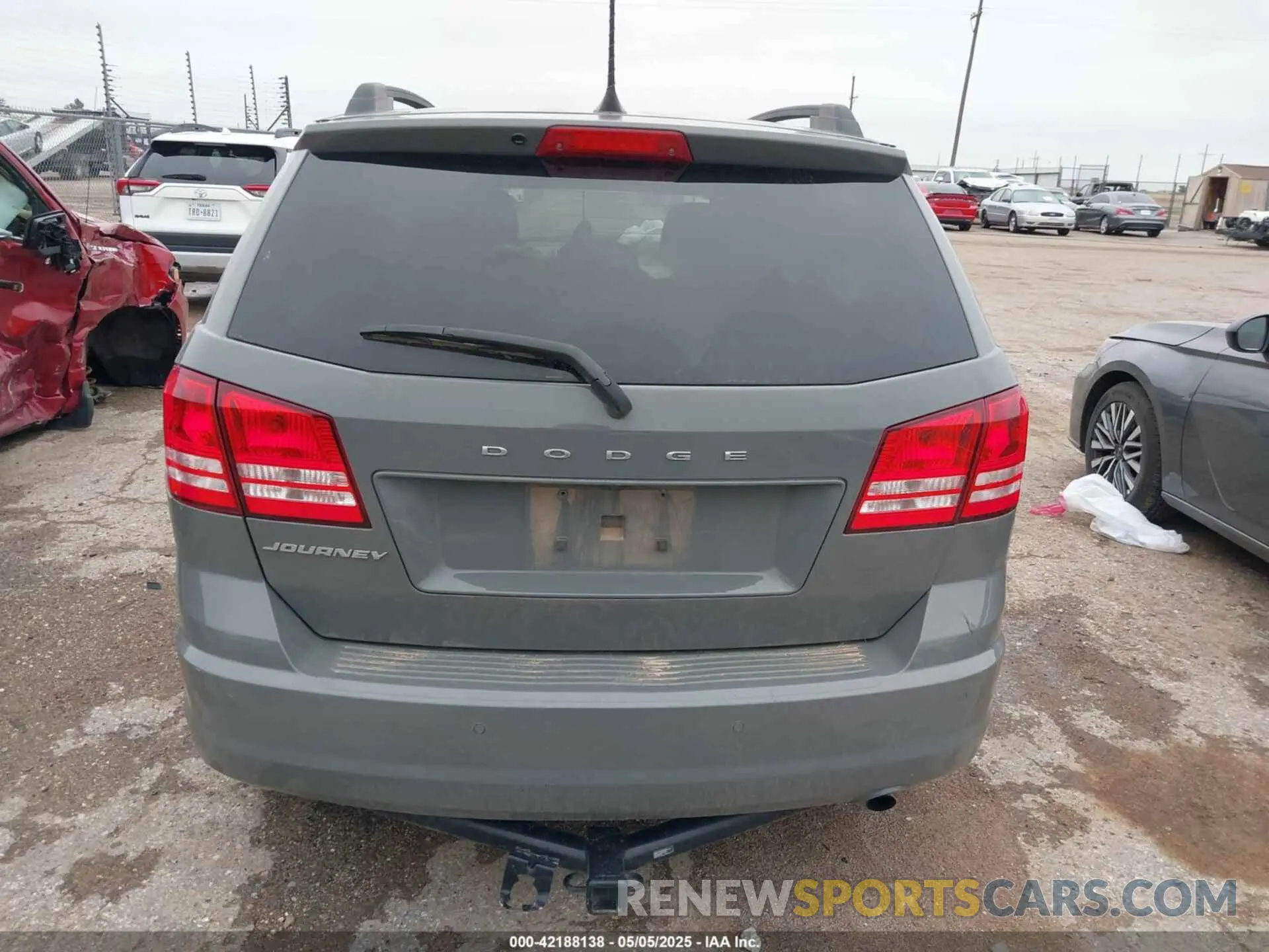 15 Photograph of a damaged car 3C4PDCAB3LT237626 DODGE JOURNEY 2020